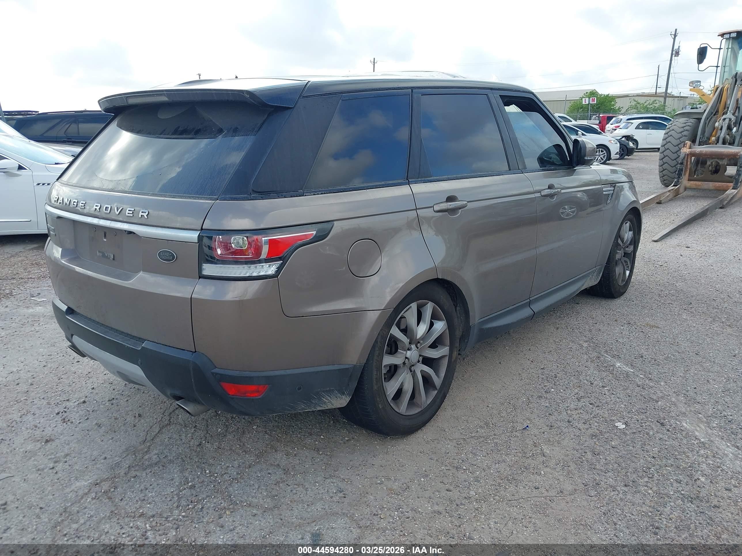 LAND ROVER image 4