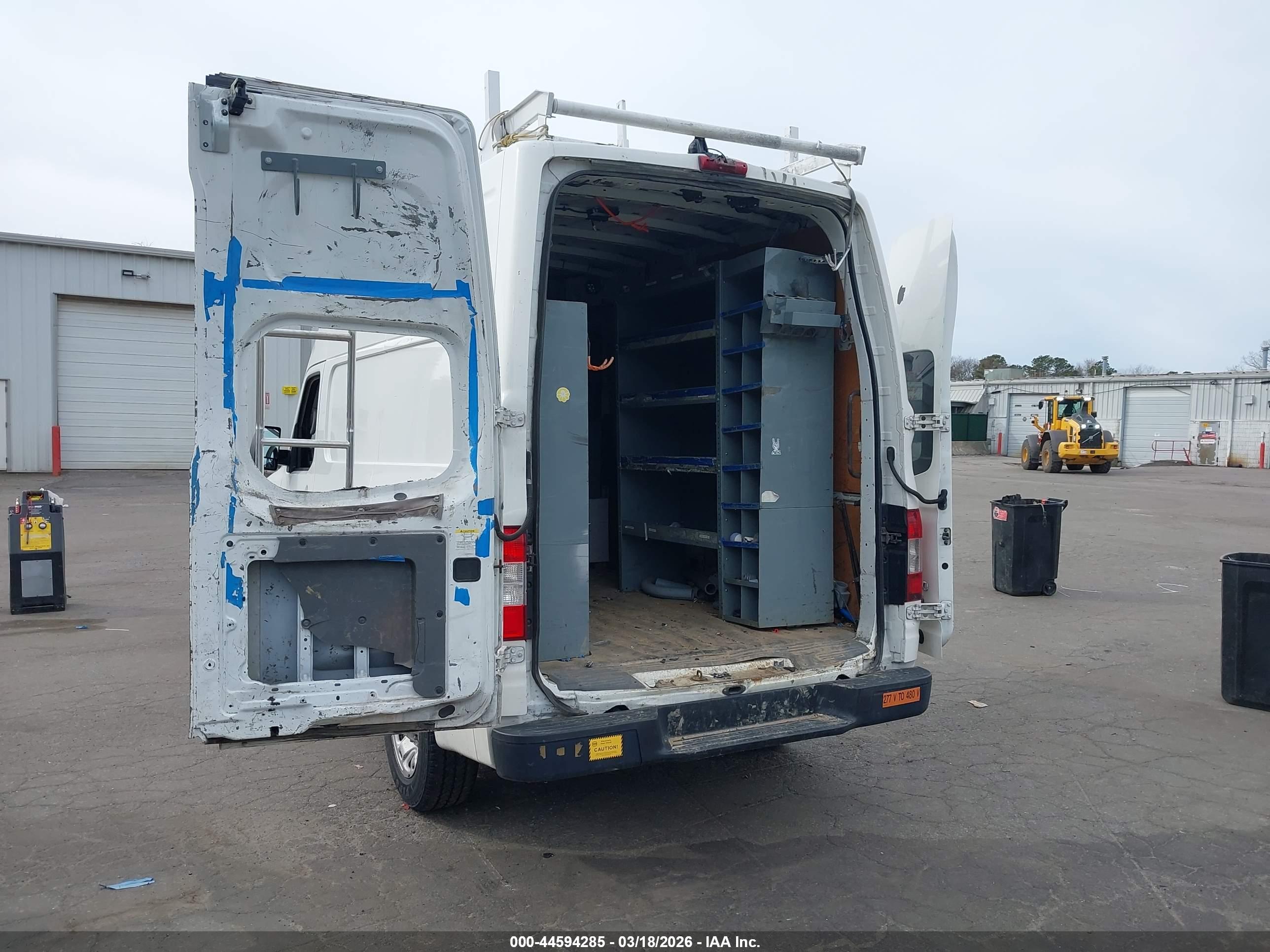 NISSAN NV image 3