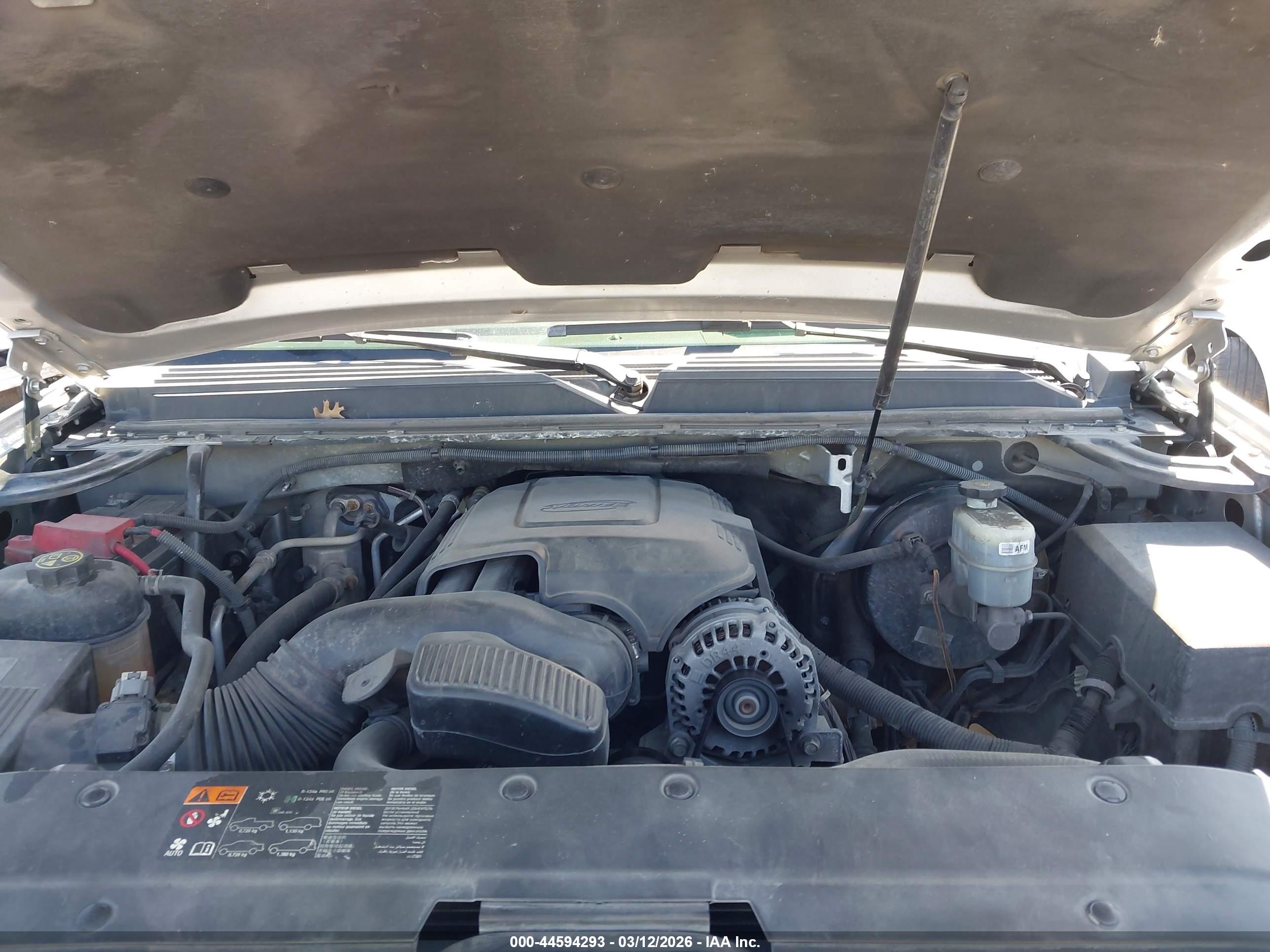 CHEVROLET SUBURBAN image 10
