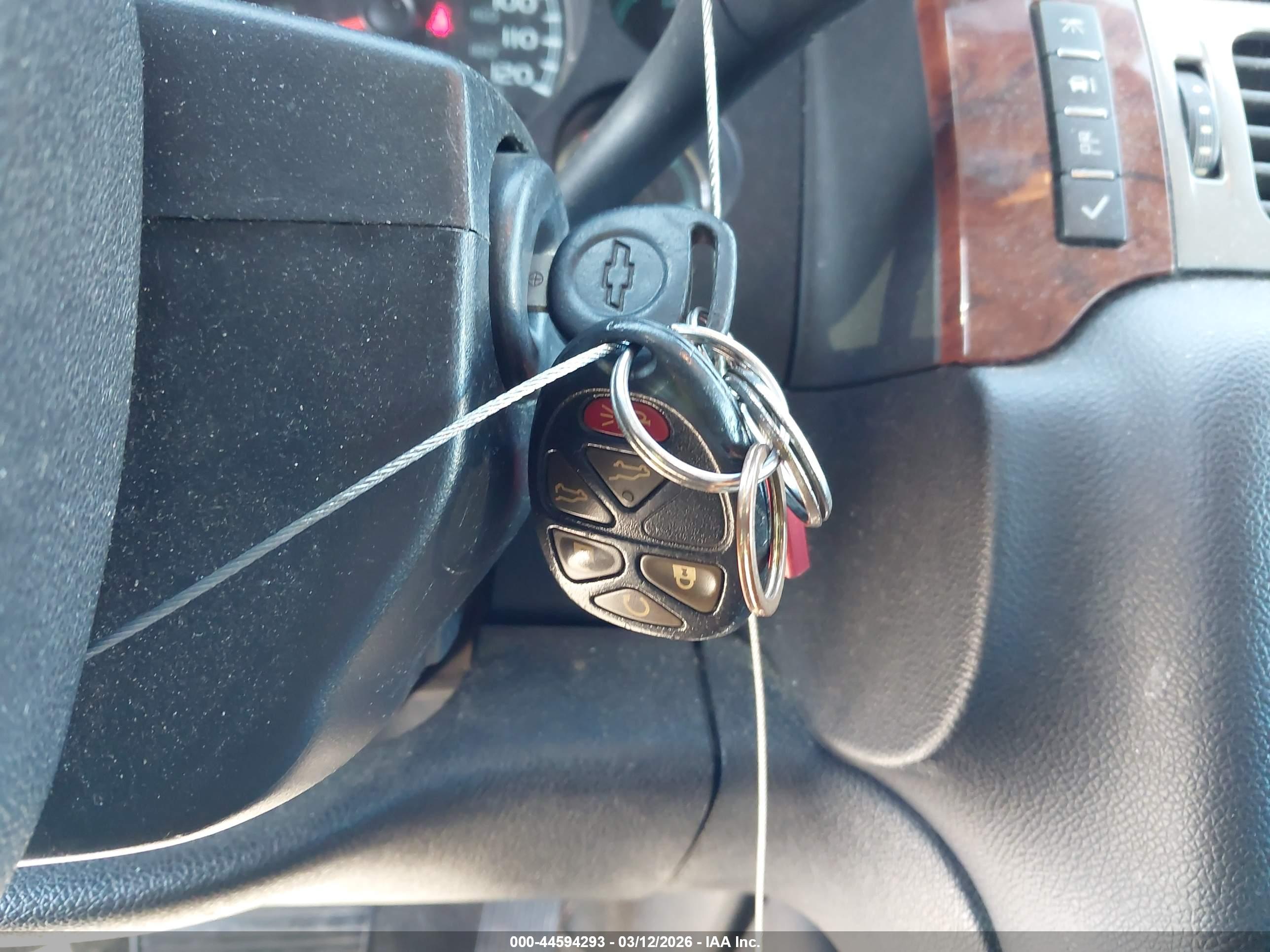CHEVROLET SUBURBAN image 11
