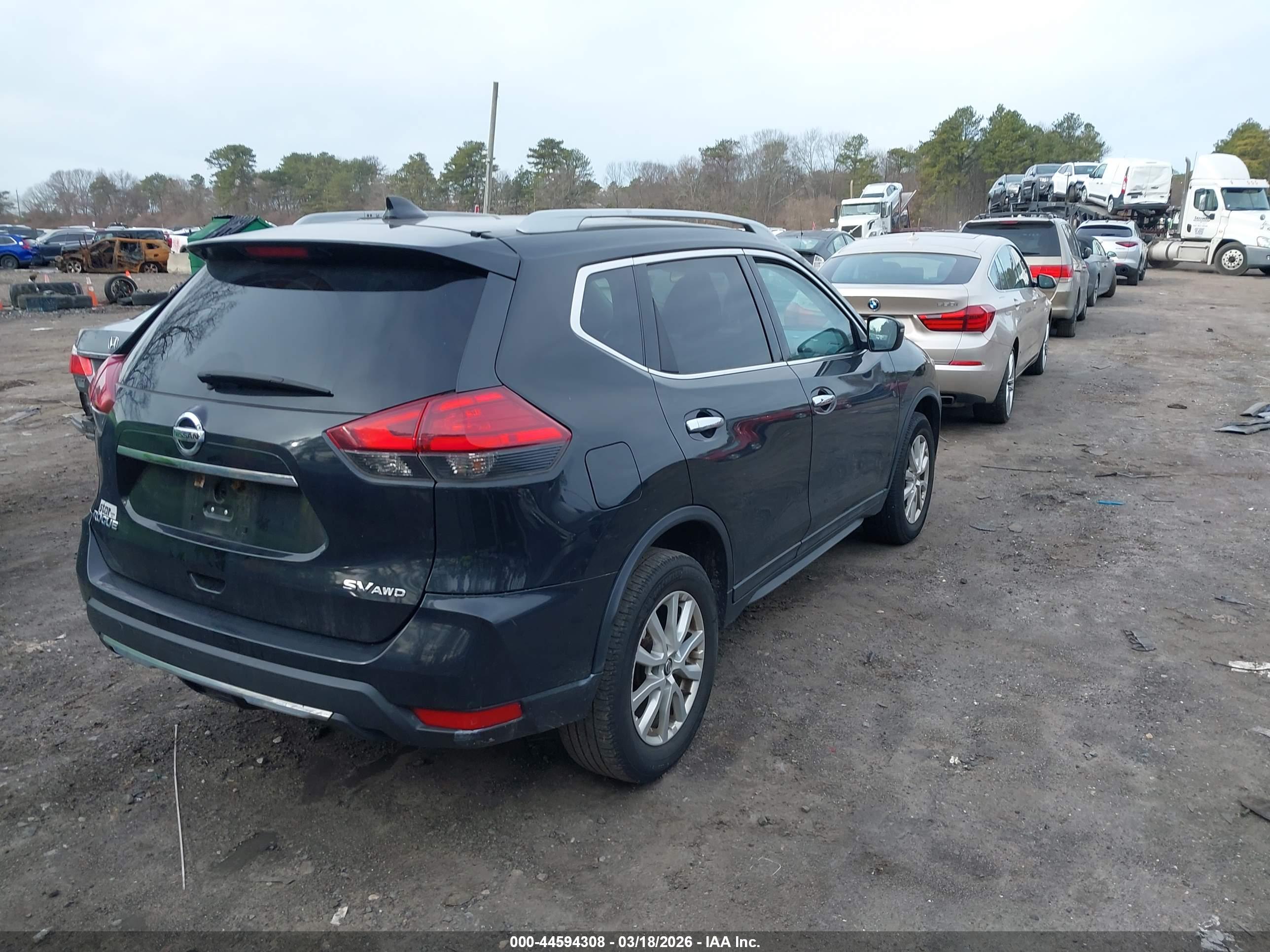 NISSAN ROGUE image 4