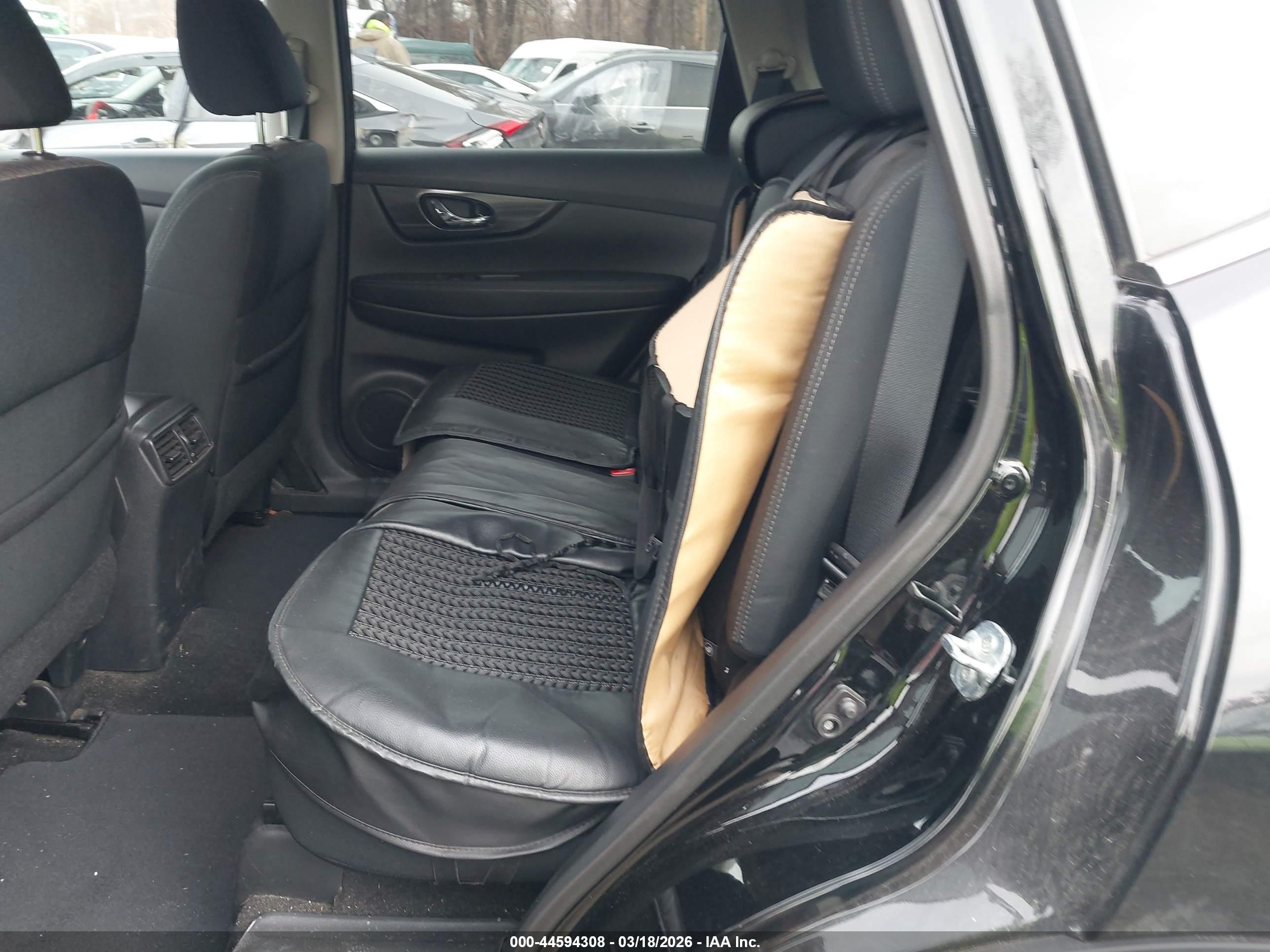 NISSAN ROGUE image 8