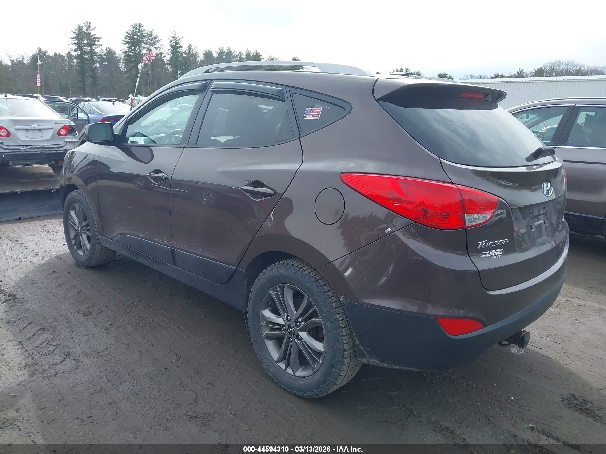 HYUNDAI TUCSON image 3