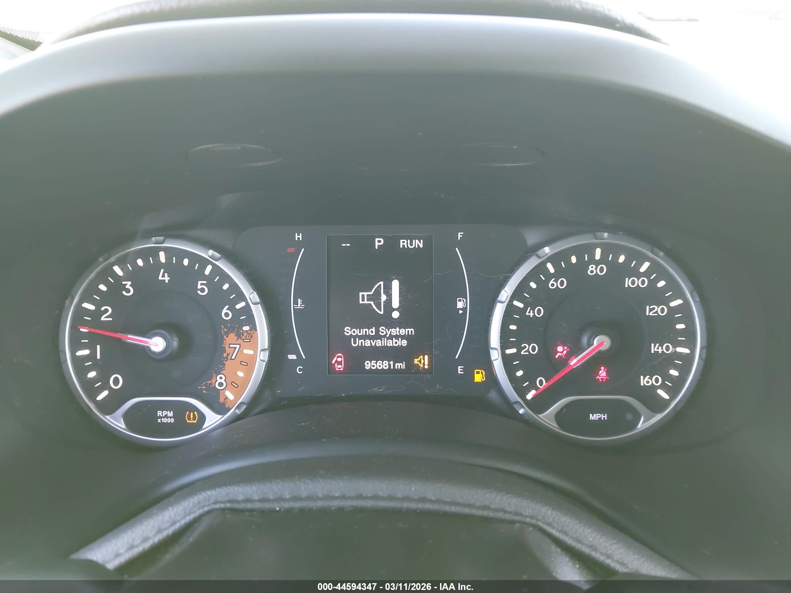 JEEP RENEGADE image 7