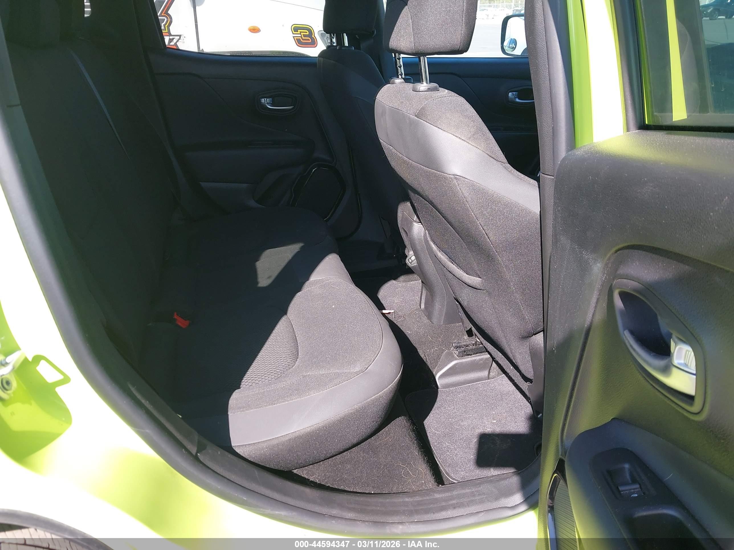 JEEP RENEGADE image 8