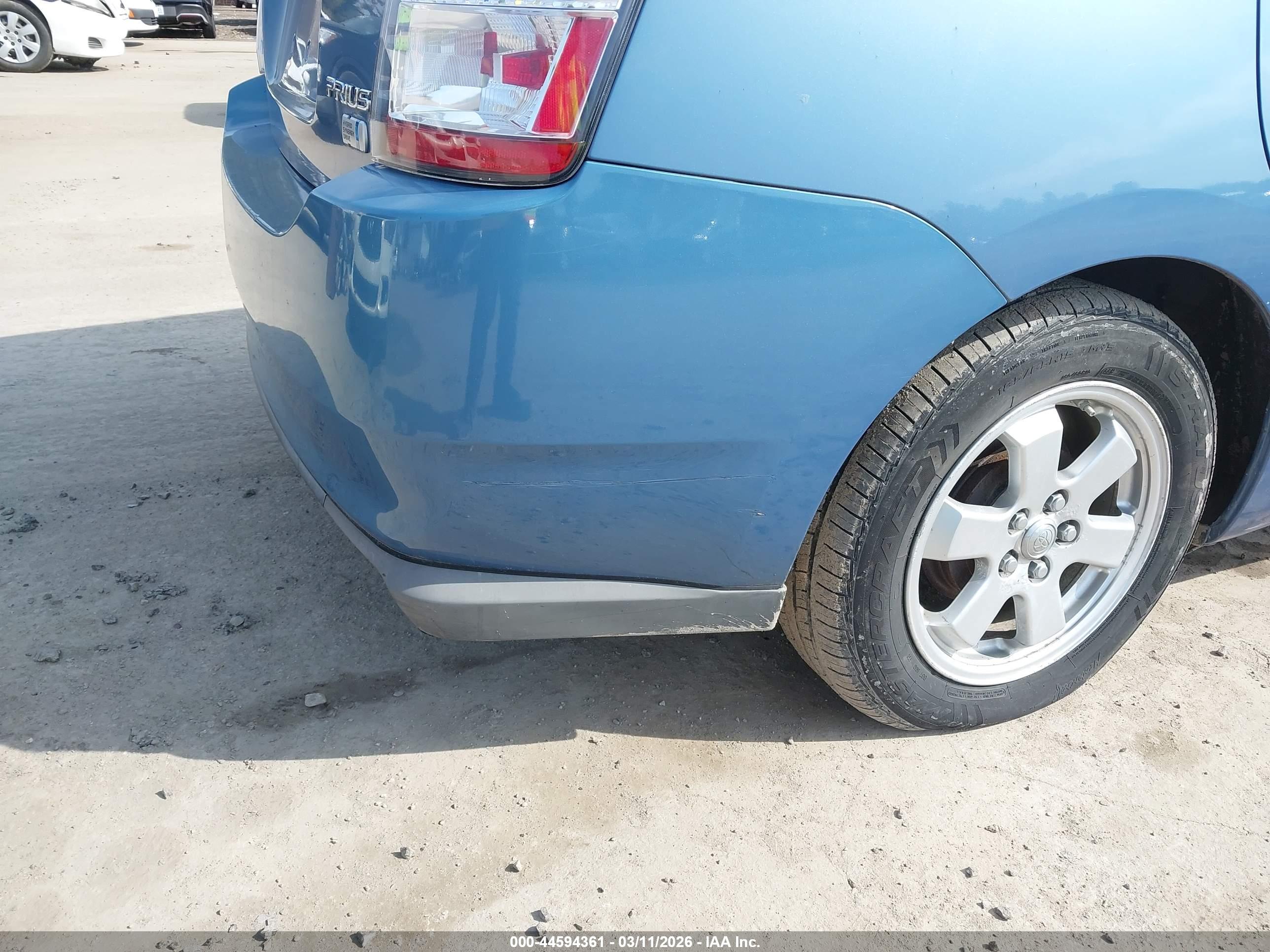 TOYOTA PRIUS image 6