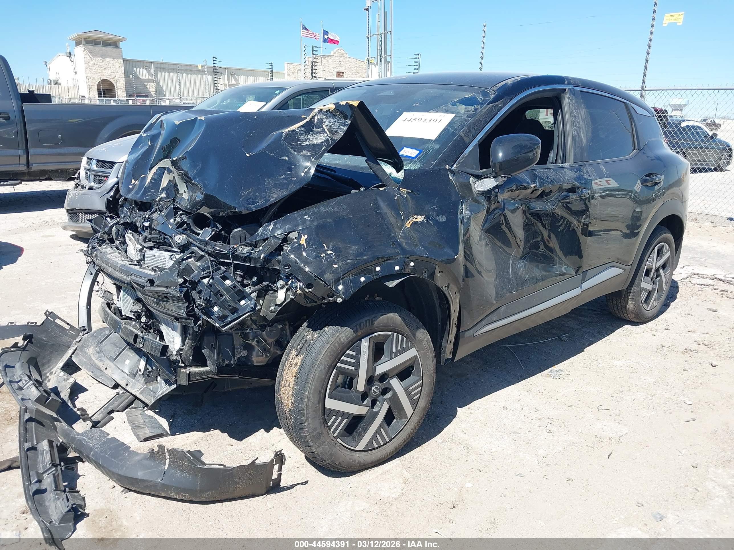 NISSAN KICKS image 2