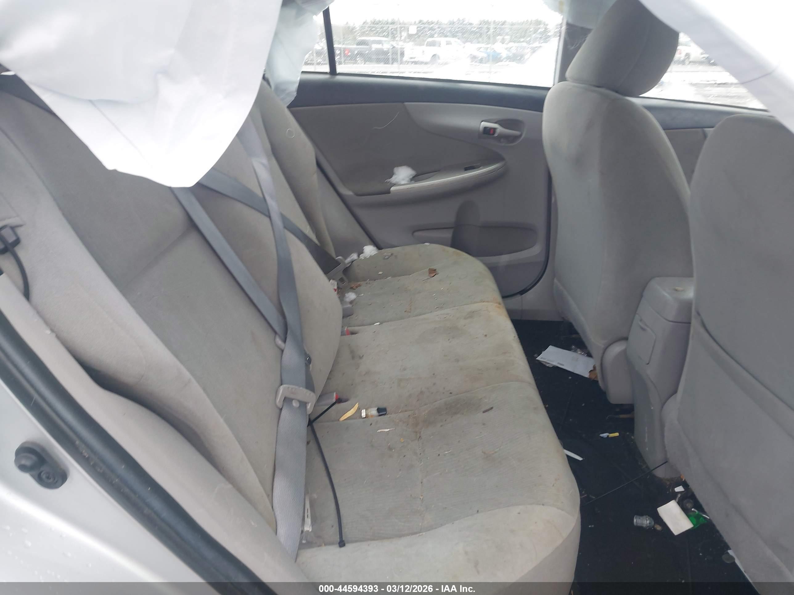 TOYOTA COROLLA image 8