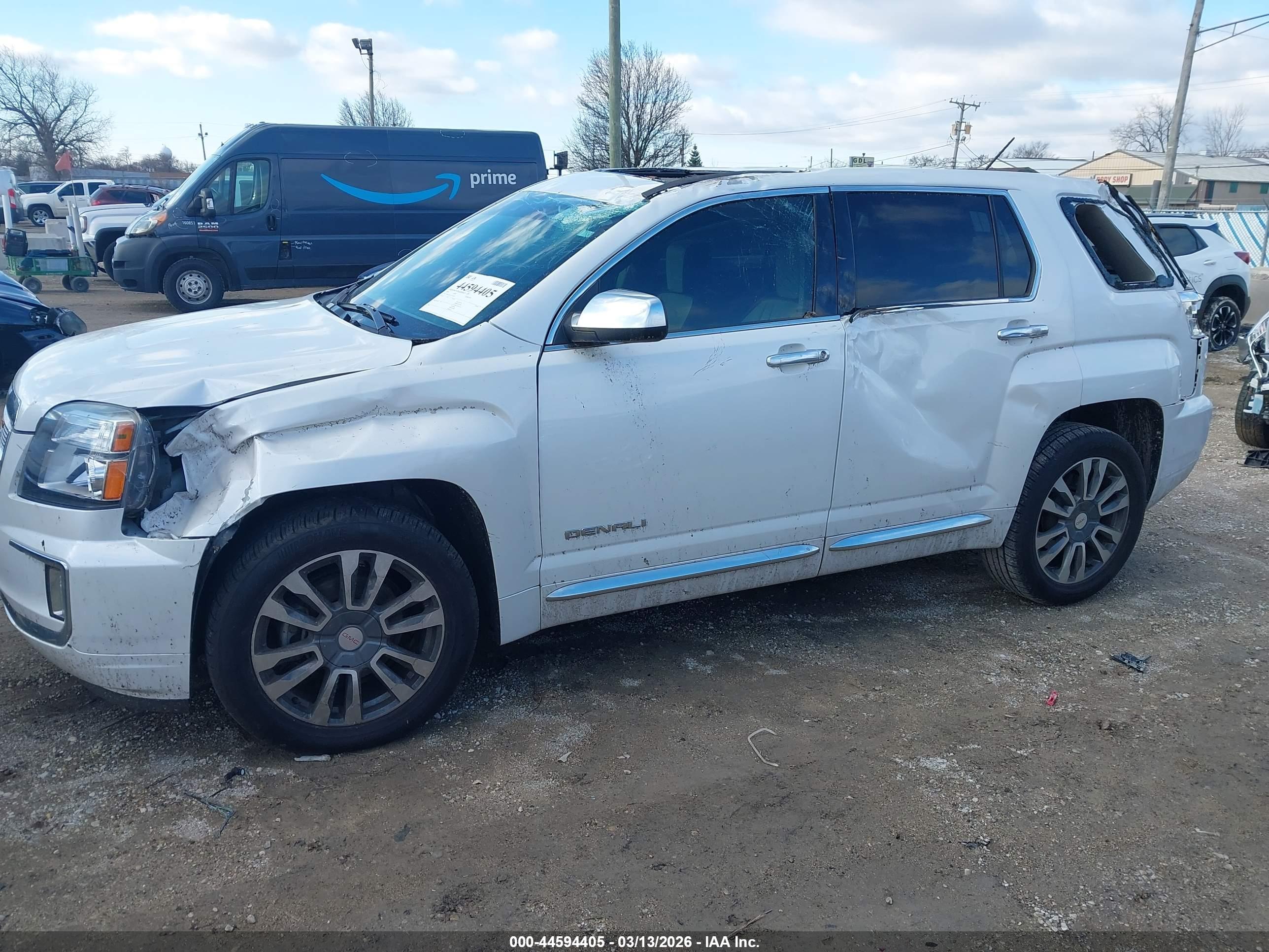 GMC TERRAIN image 6