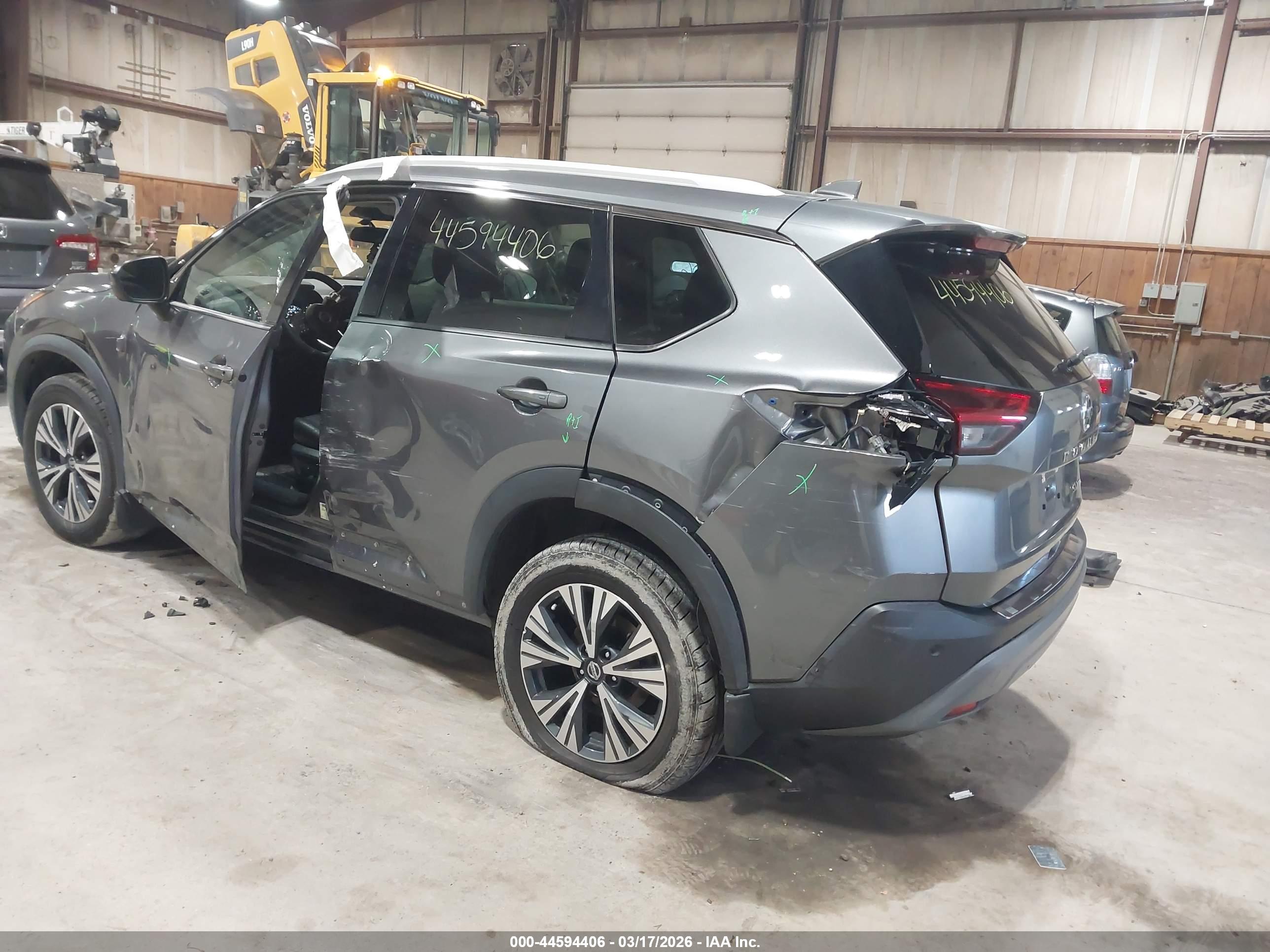 NISSAN ROGUE image 3
