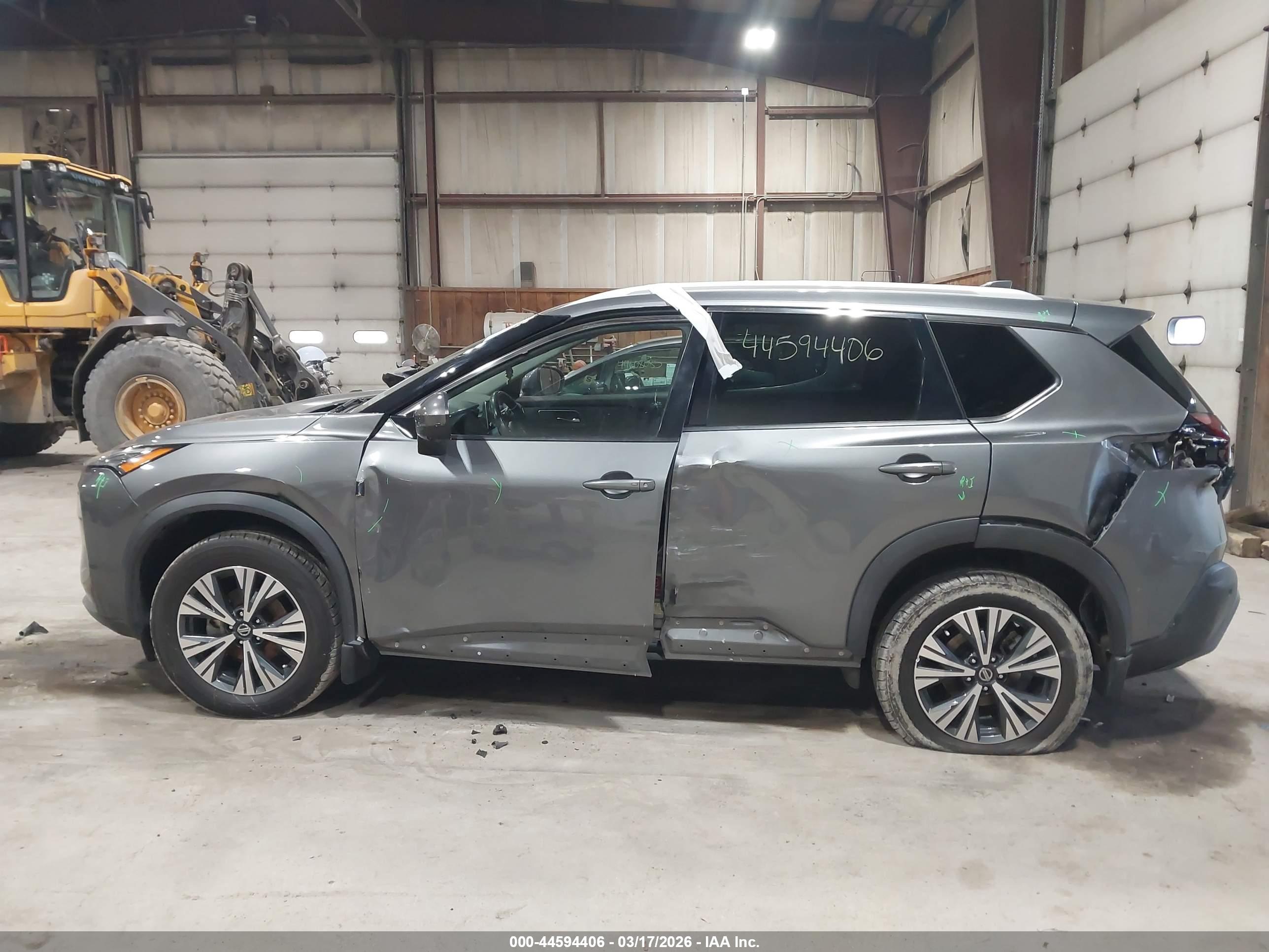 NISSAN ROGUE image 6