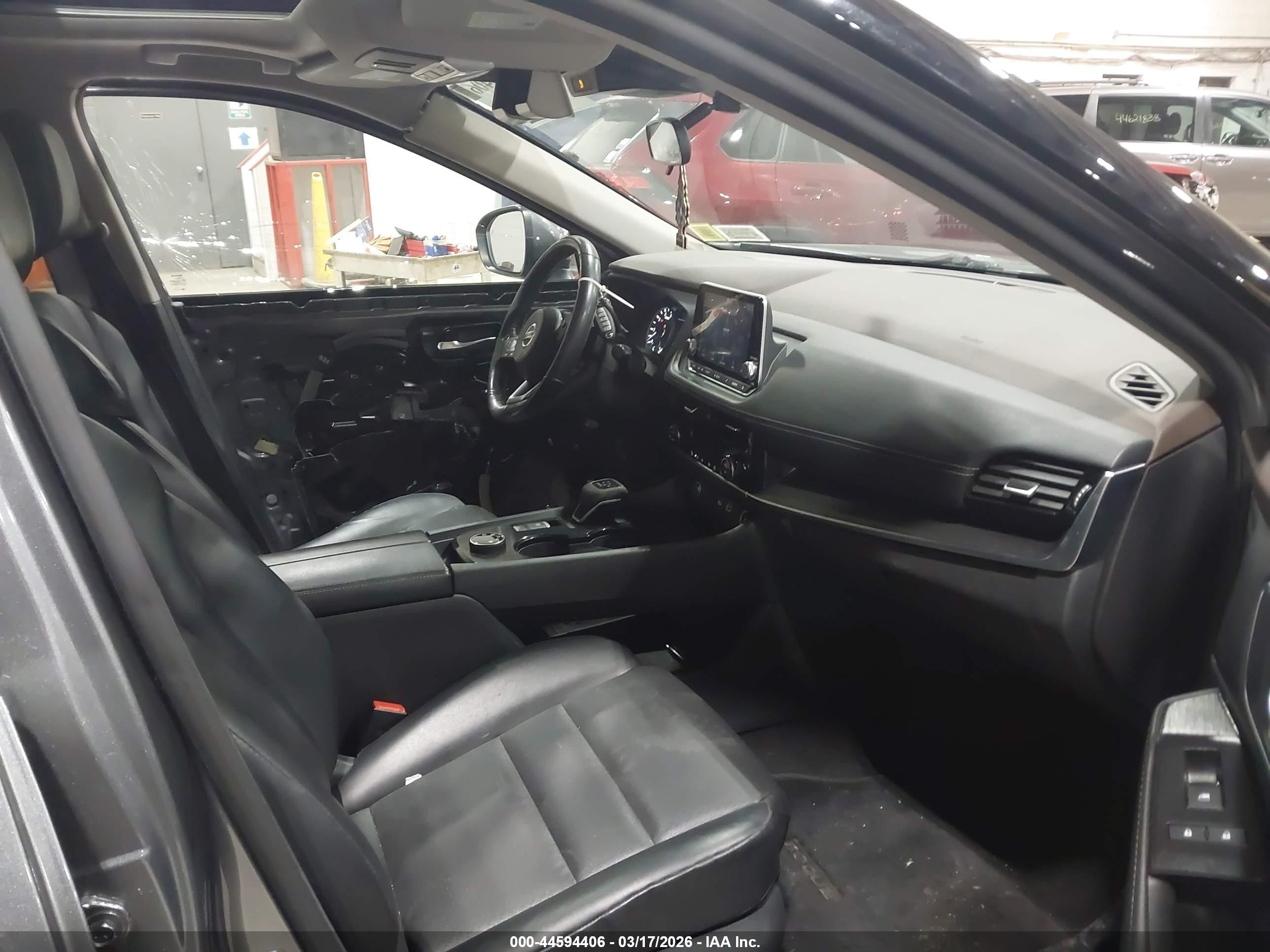 NISSAN ROGUE image 8