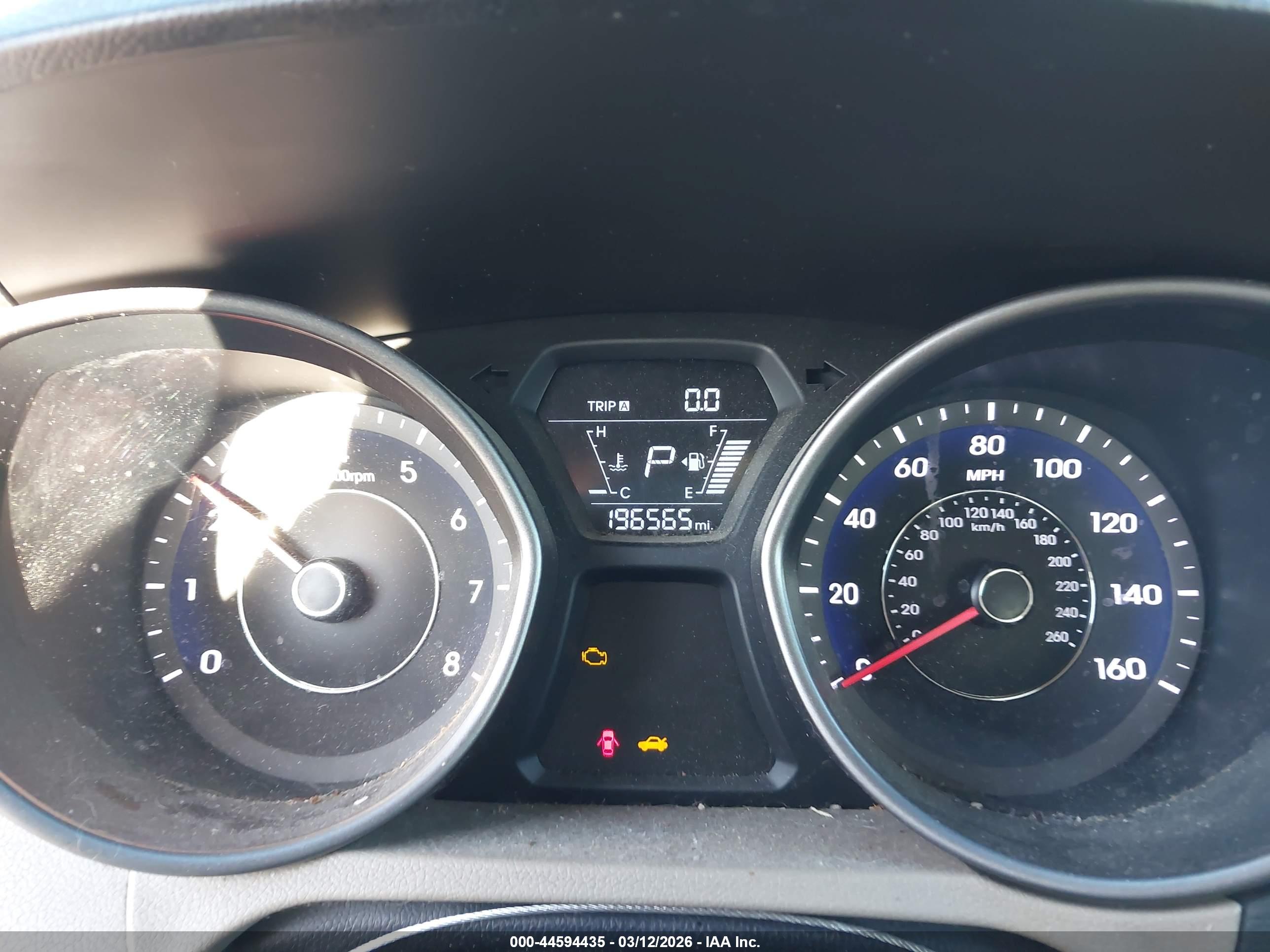HYUNDAI ELANTRA image 7