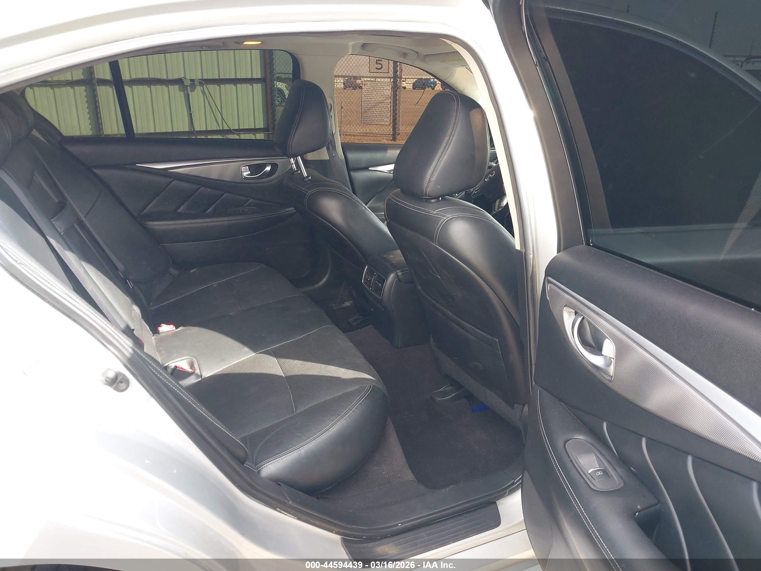 INFINITI Q50 image 8