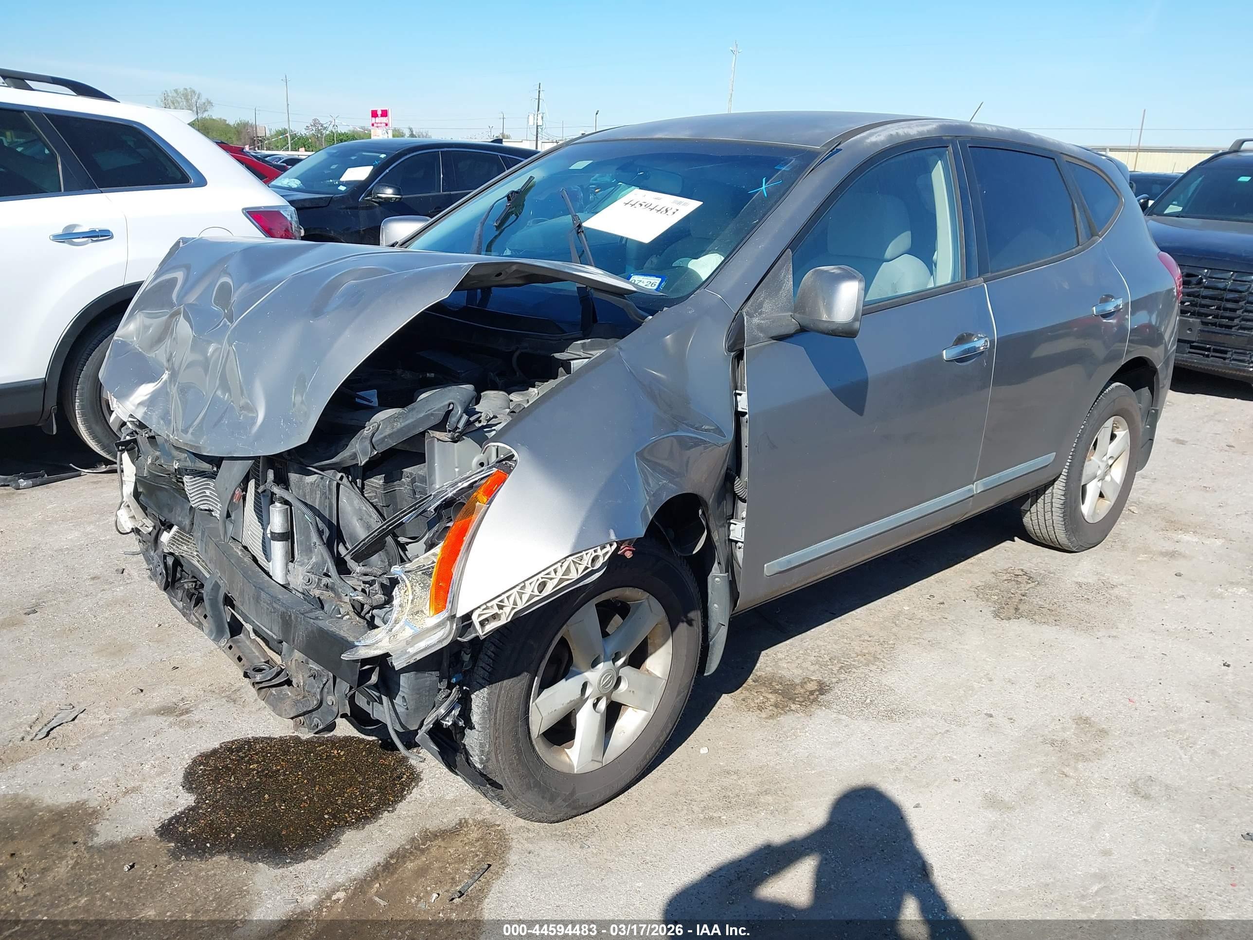 NISSAN ROGUE image 2