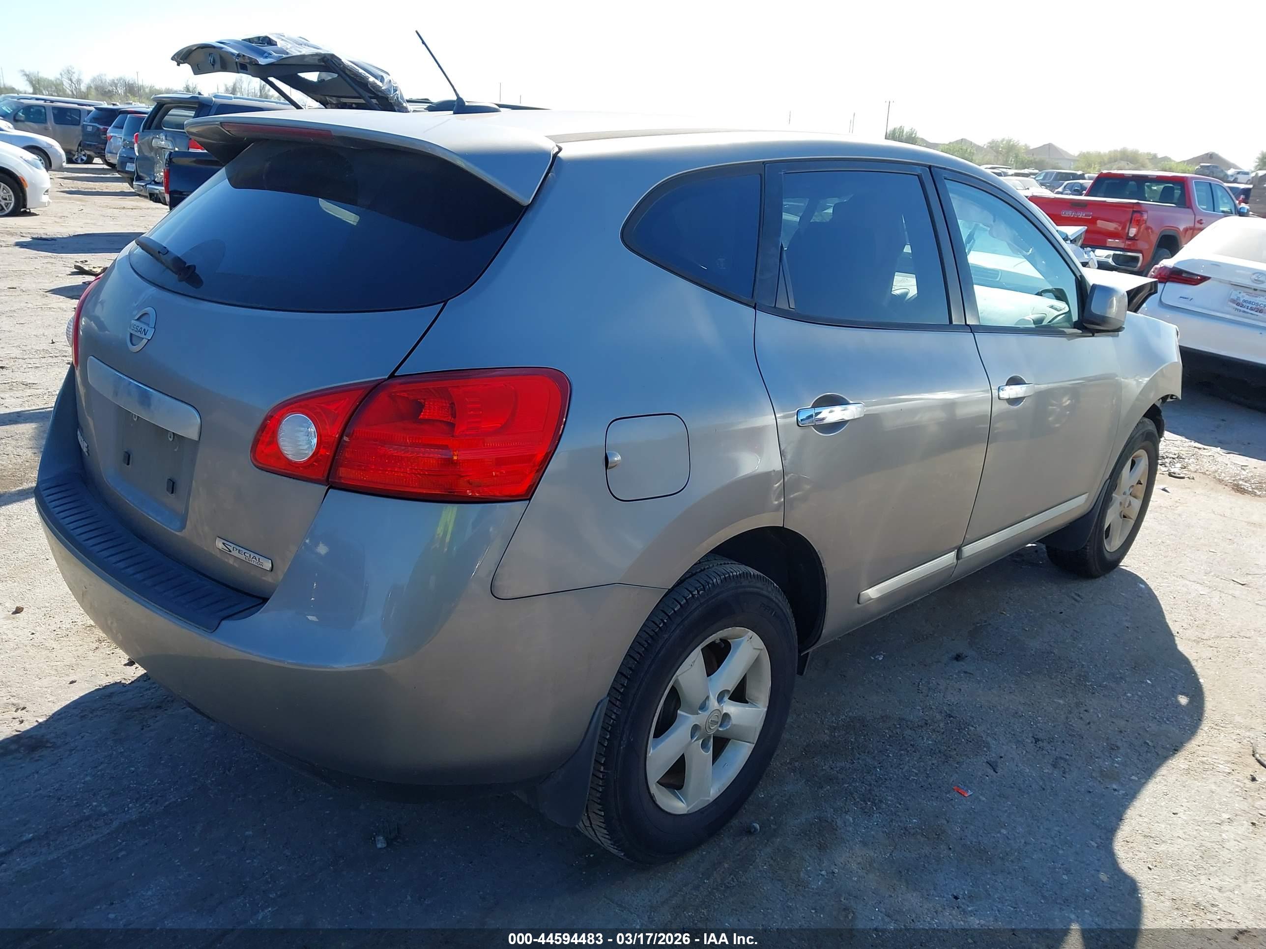 NISSAN ROGUE image 4