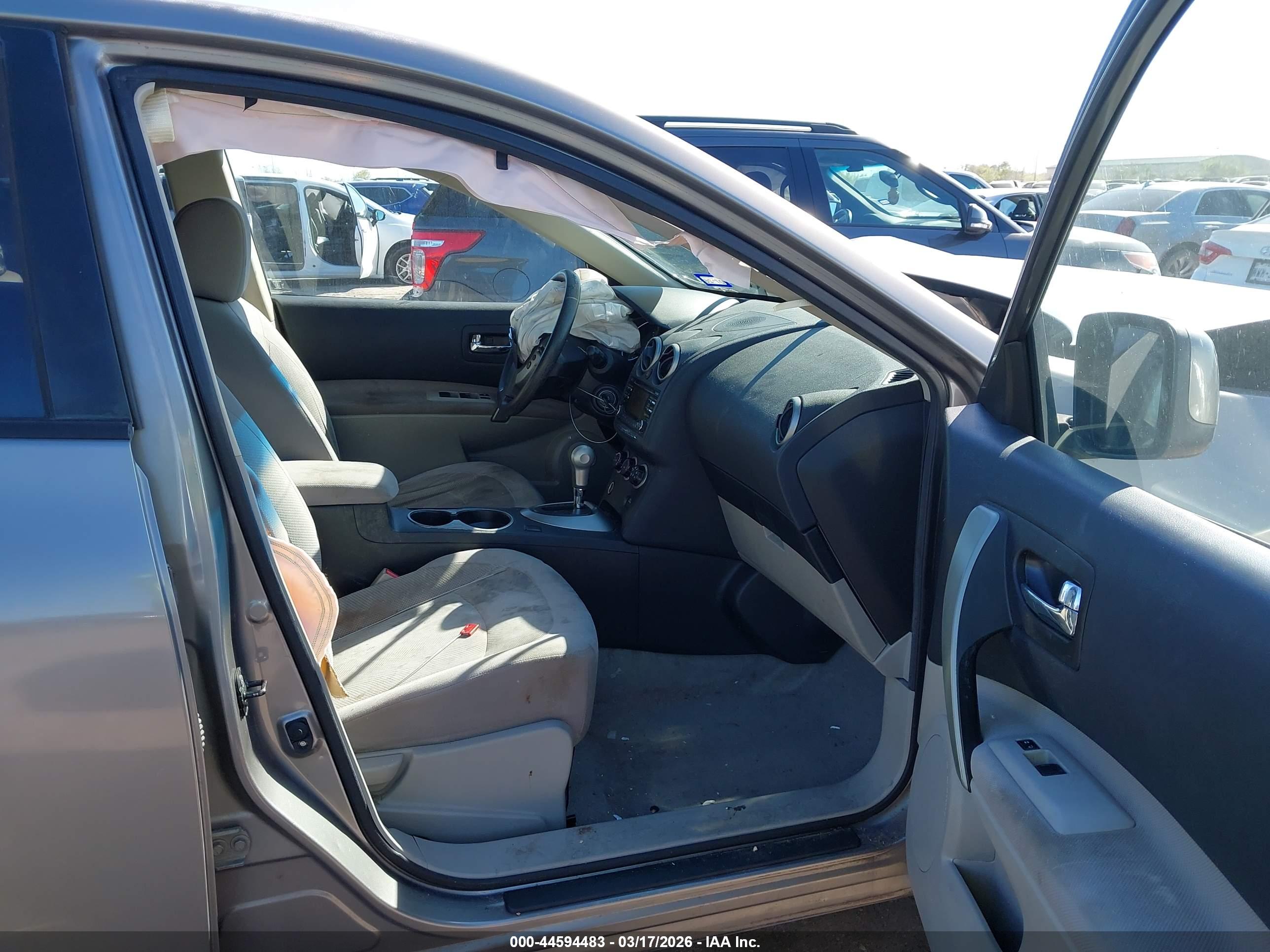NISSAN ROGUE image 5