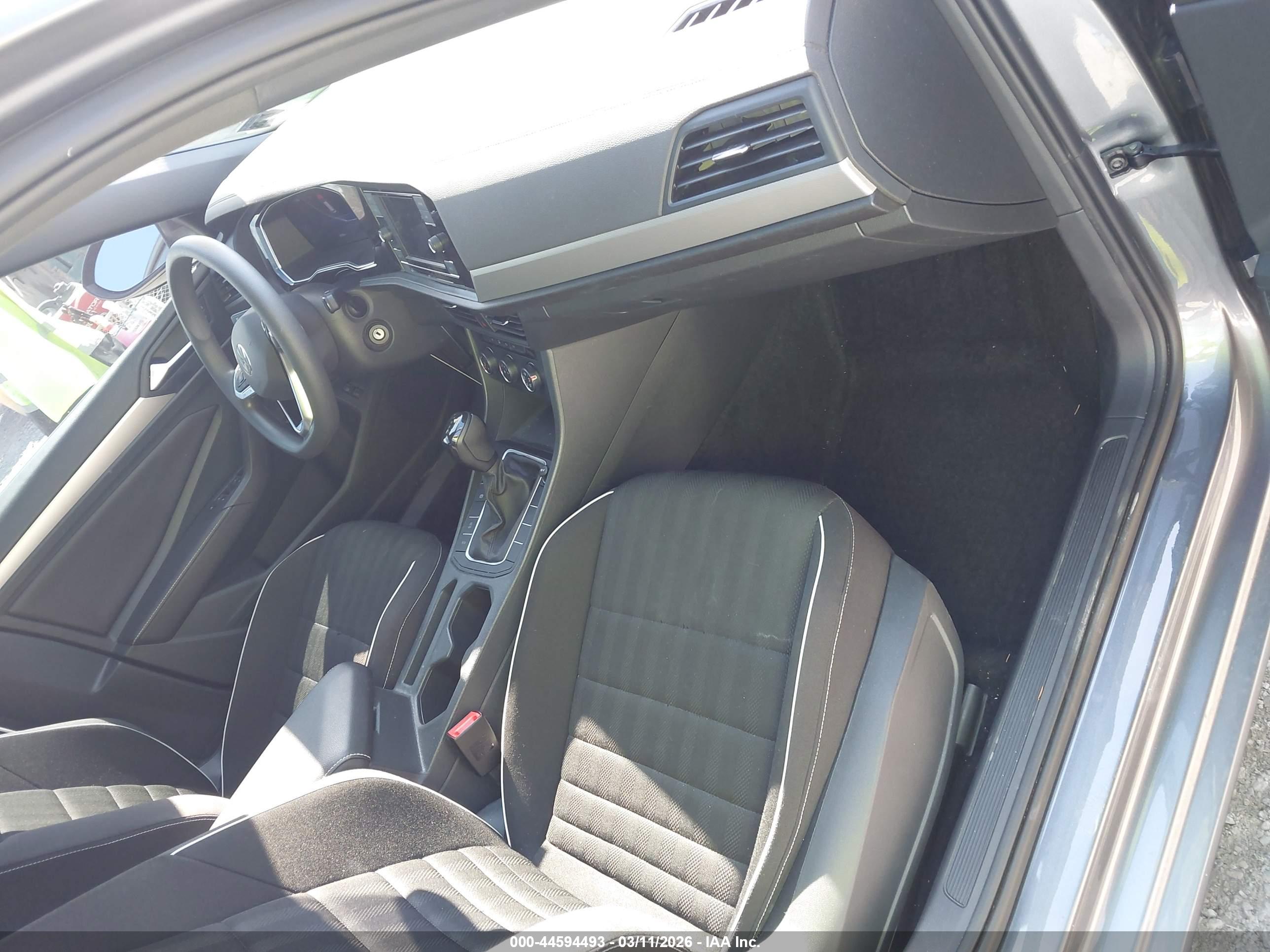 VOLKSWAGEN JETTA image 5
