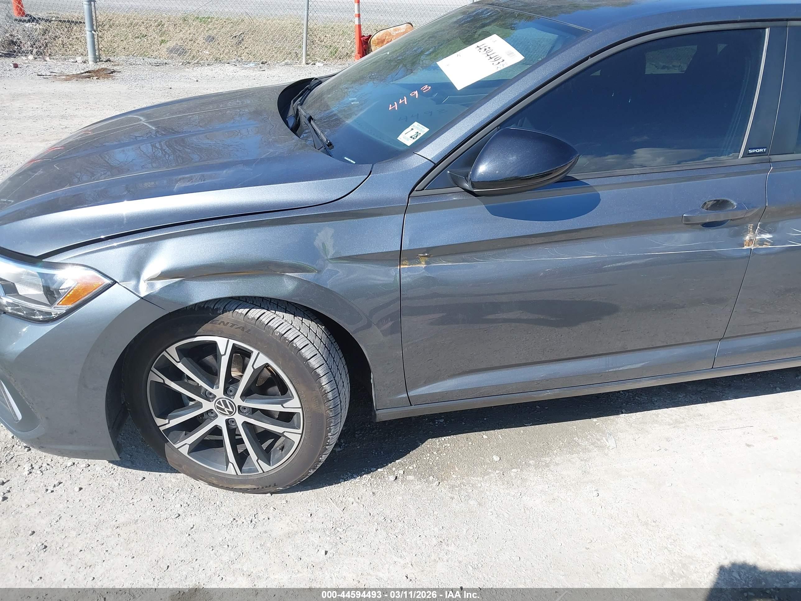 VOLKSWAGEN JETTA image 6