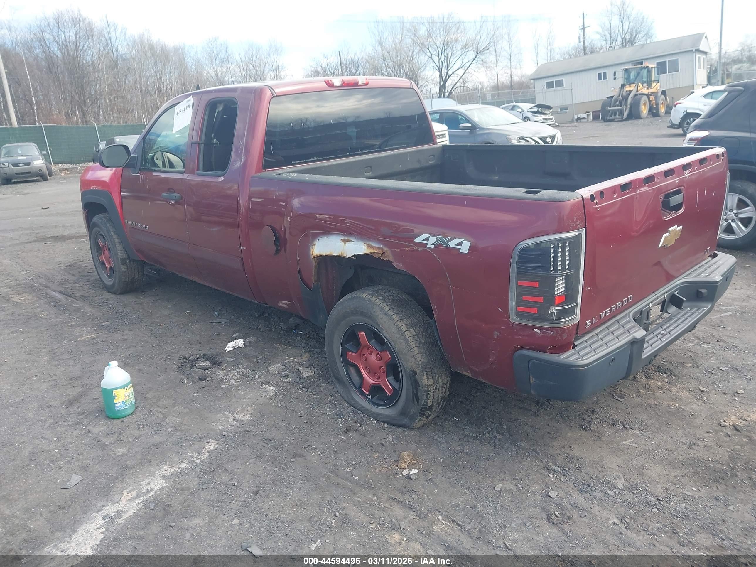 CHEVROLET SILVERADO image 3