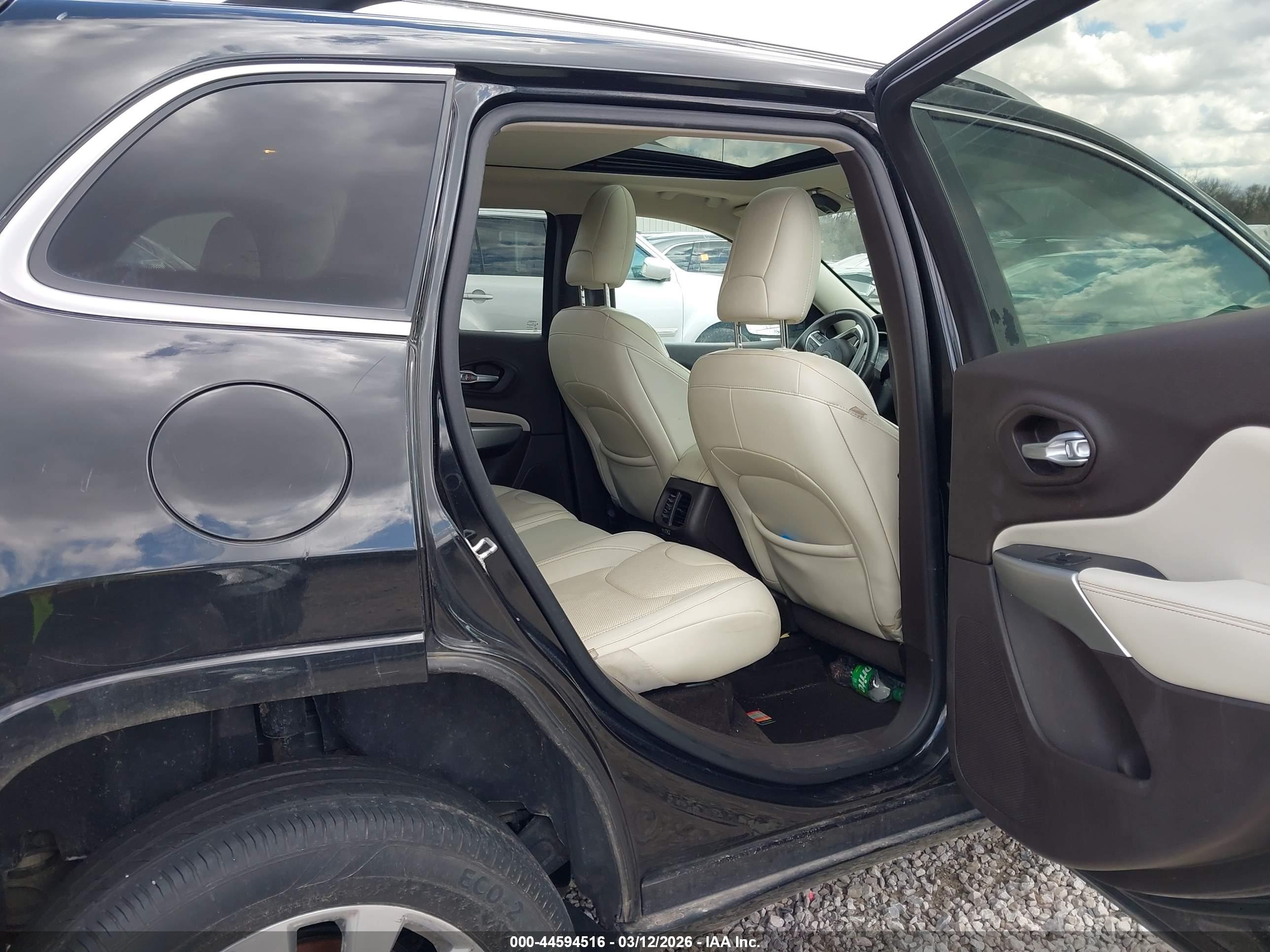 JEEP CHEROKEE image 8