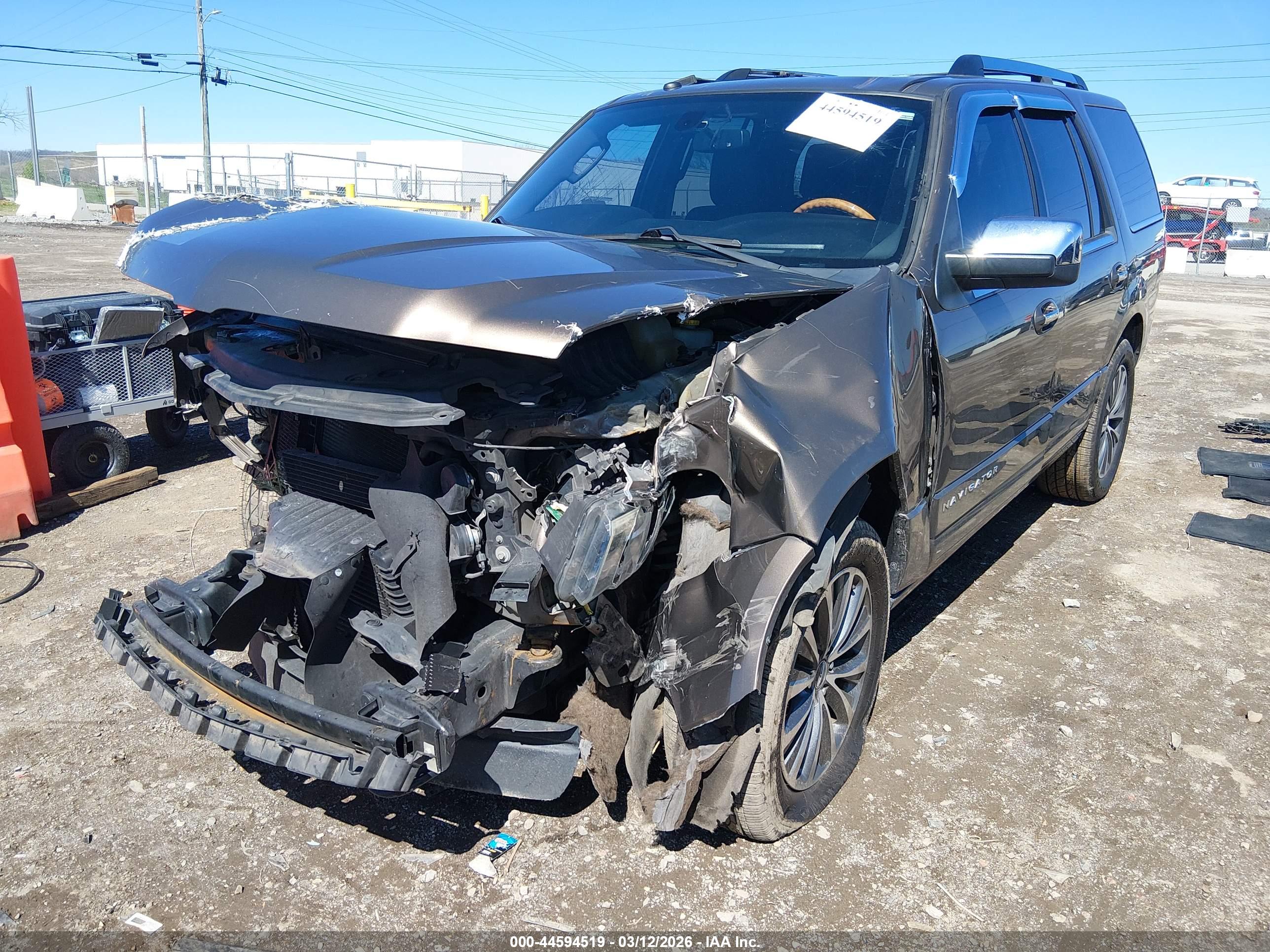 LINCOLN NAVIGATOR image 2