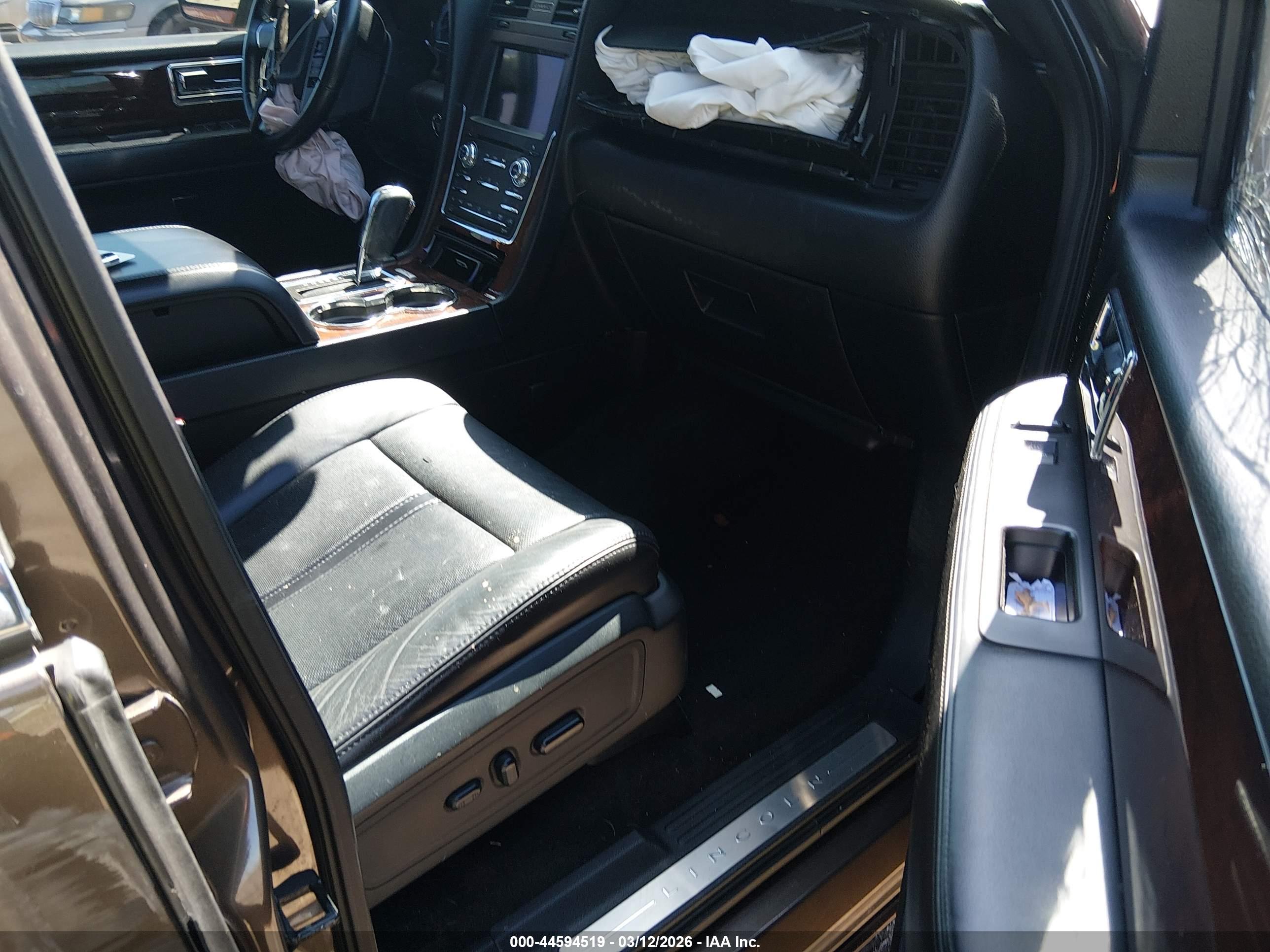 LINCOLN NAVIGATOR image 5