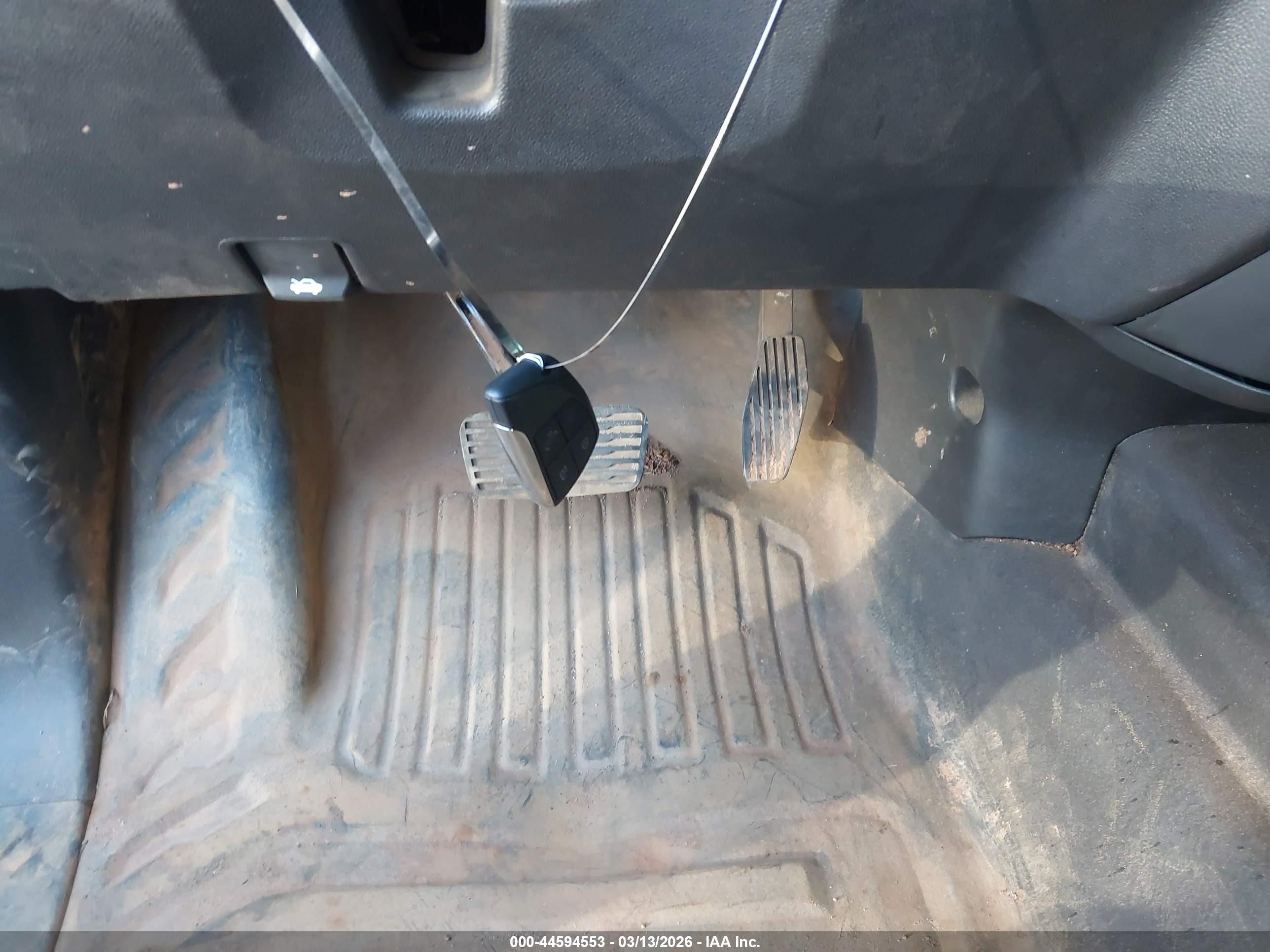 CHEVROLET SILVERADO image 11
