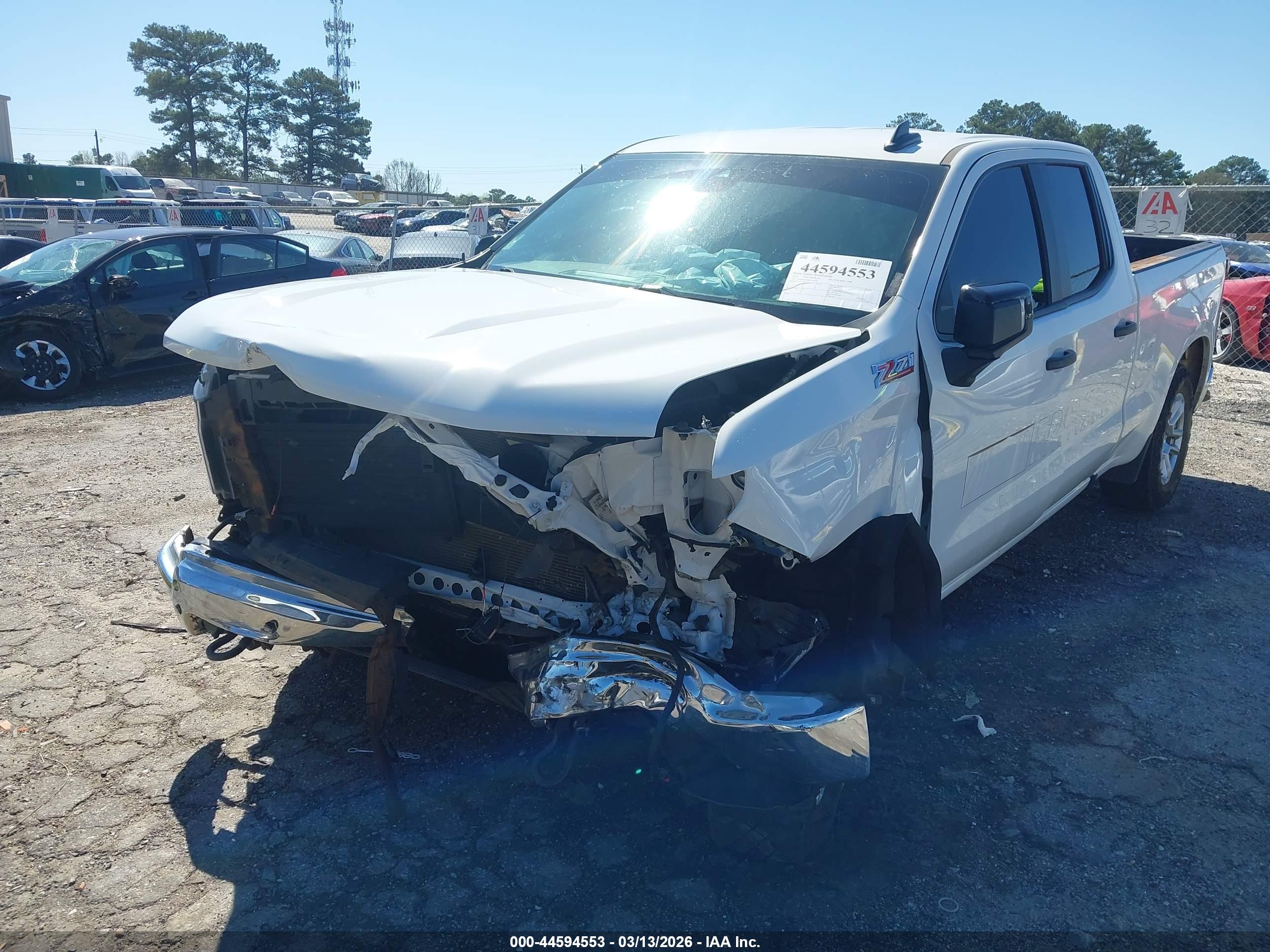 CHEVROLET SILVERADO image 6