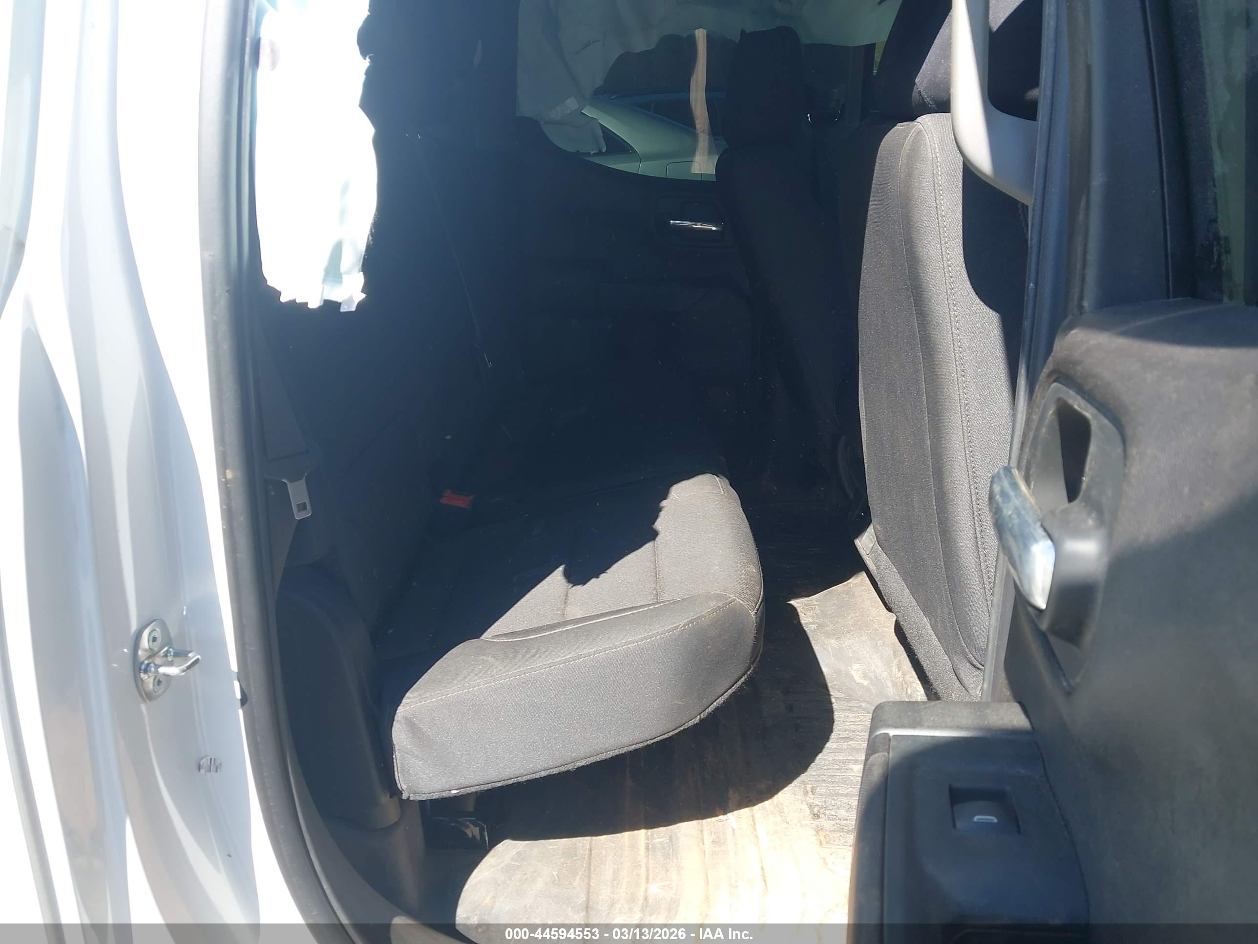 CHEVROLET SILVERADO image 8