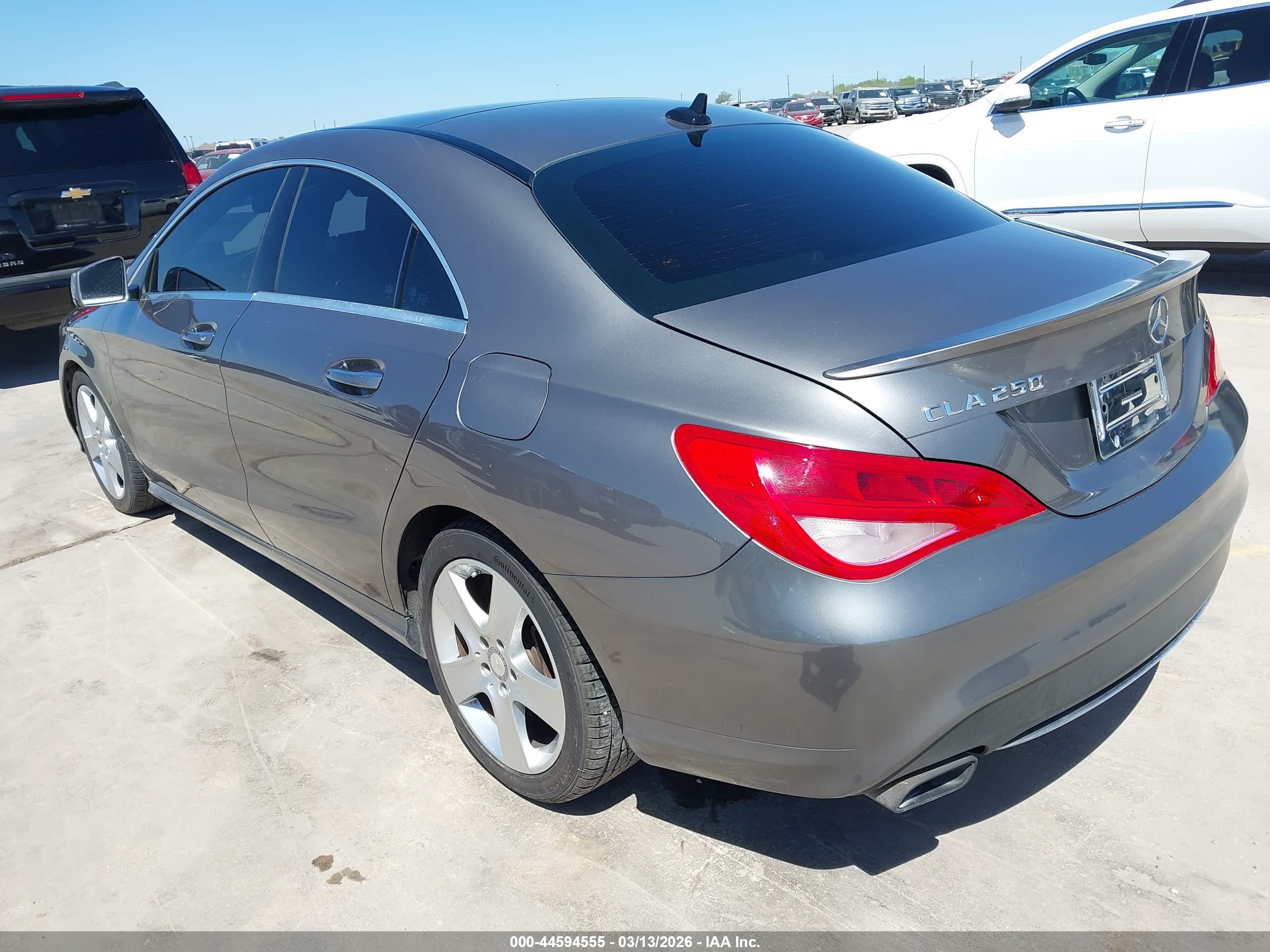 MERCEDES-BENZ CLA image 3