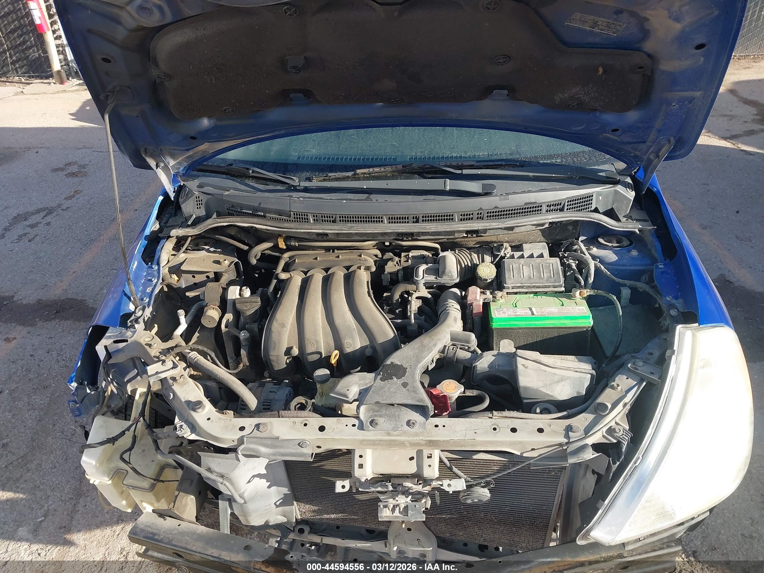 NISSAN VERSA image 10