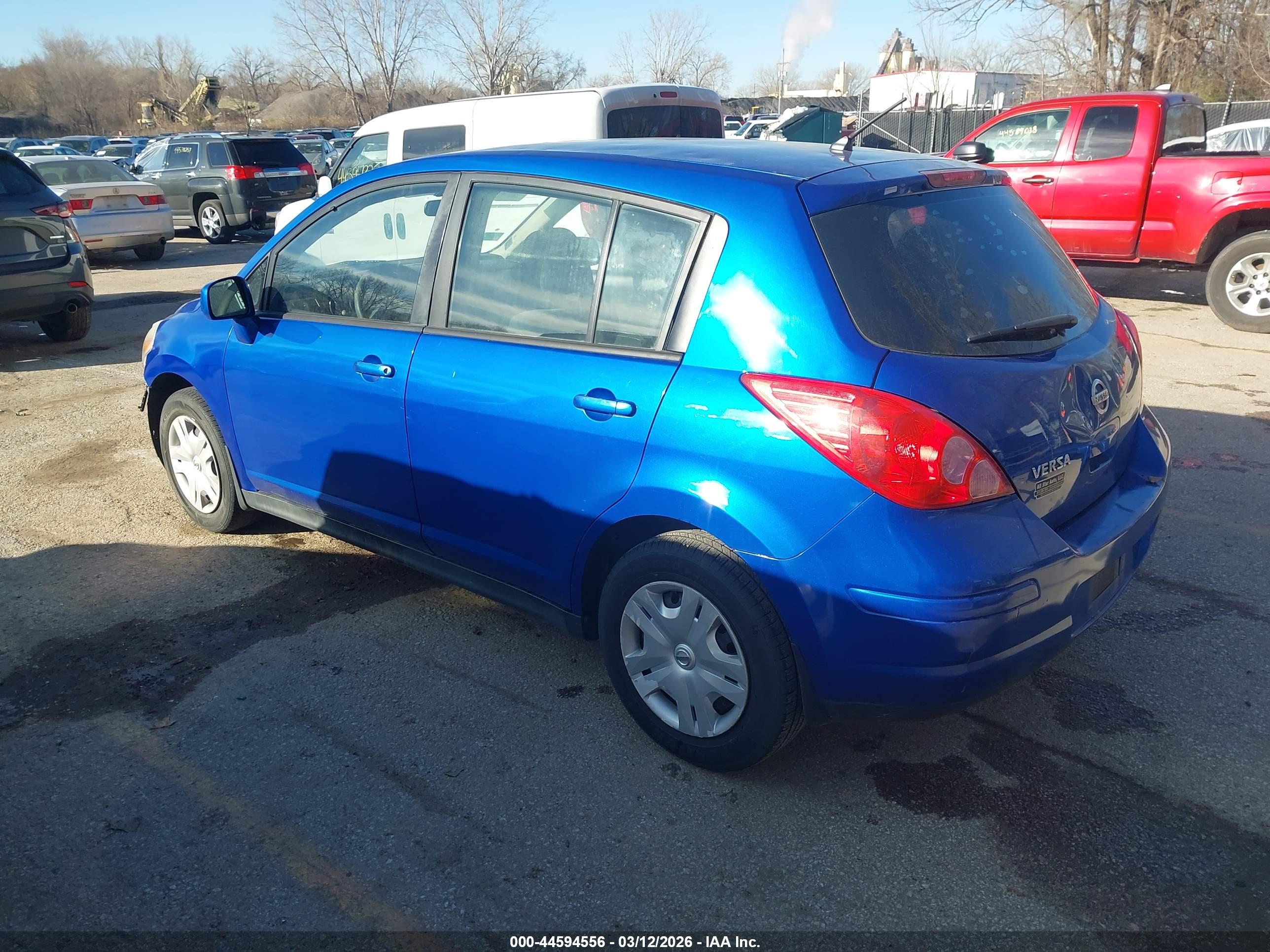 NISSAN VERSA image 3