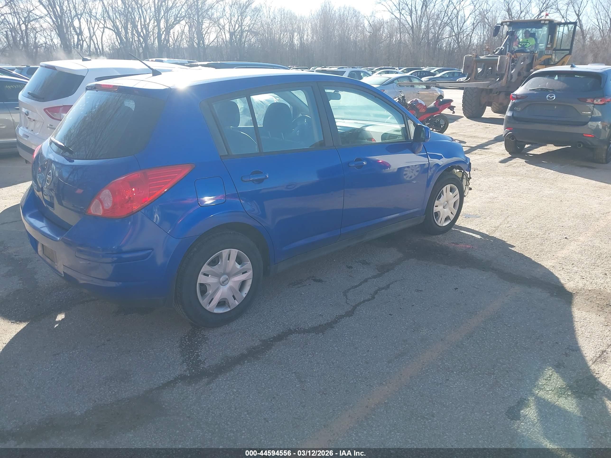 NISSAN VERSA image 4