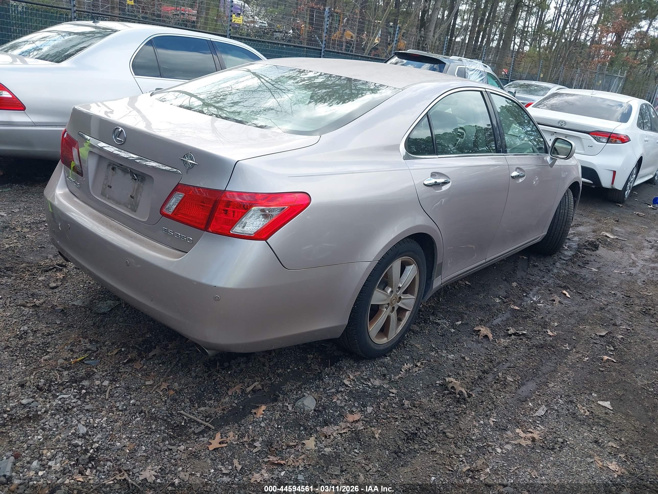 LEXUS ES image 4