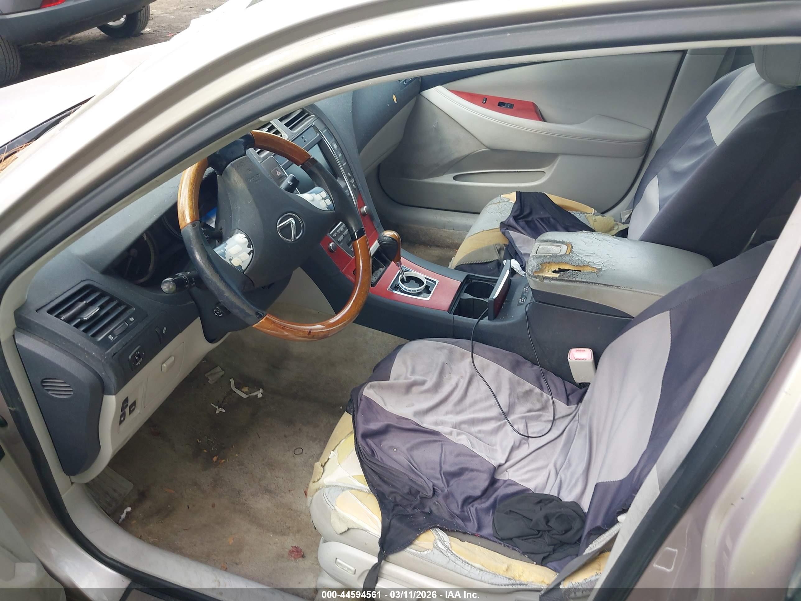 LEXUS ES image 5