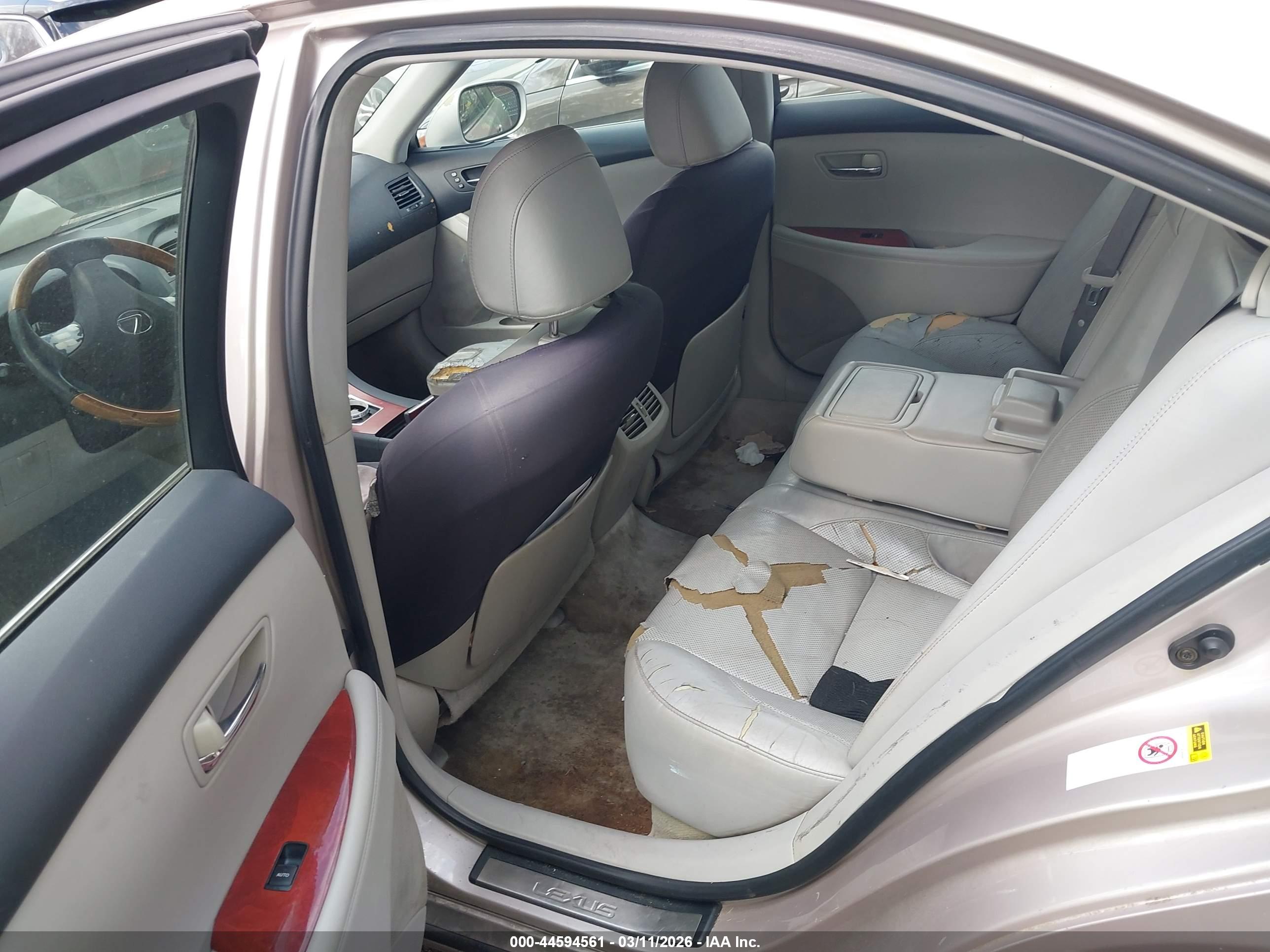 LEXUS ES image 8