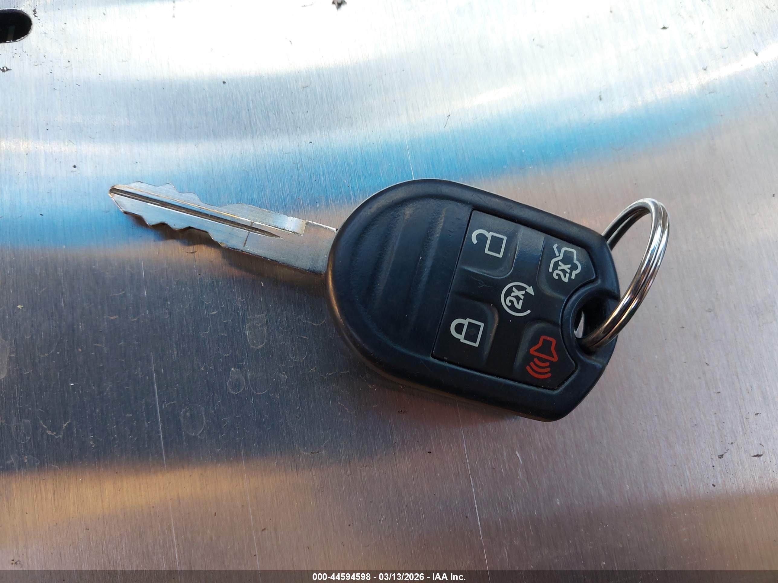 FORD TAURUS image 11