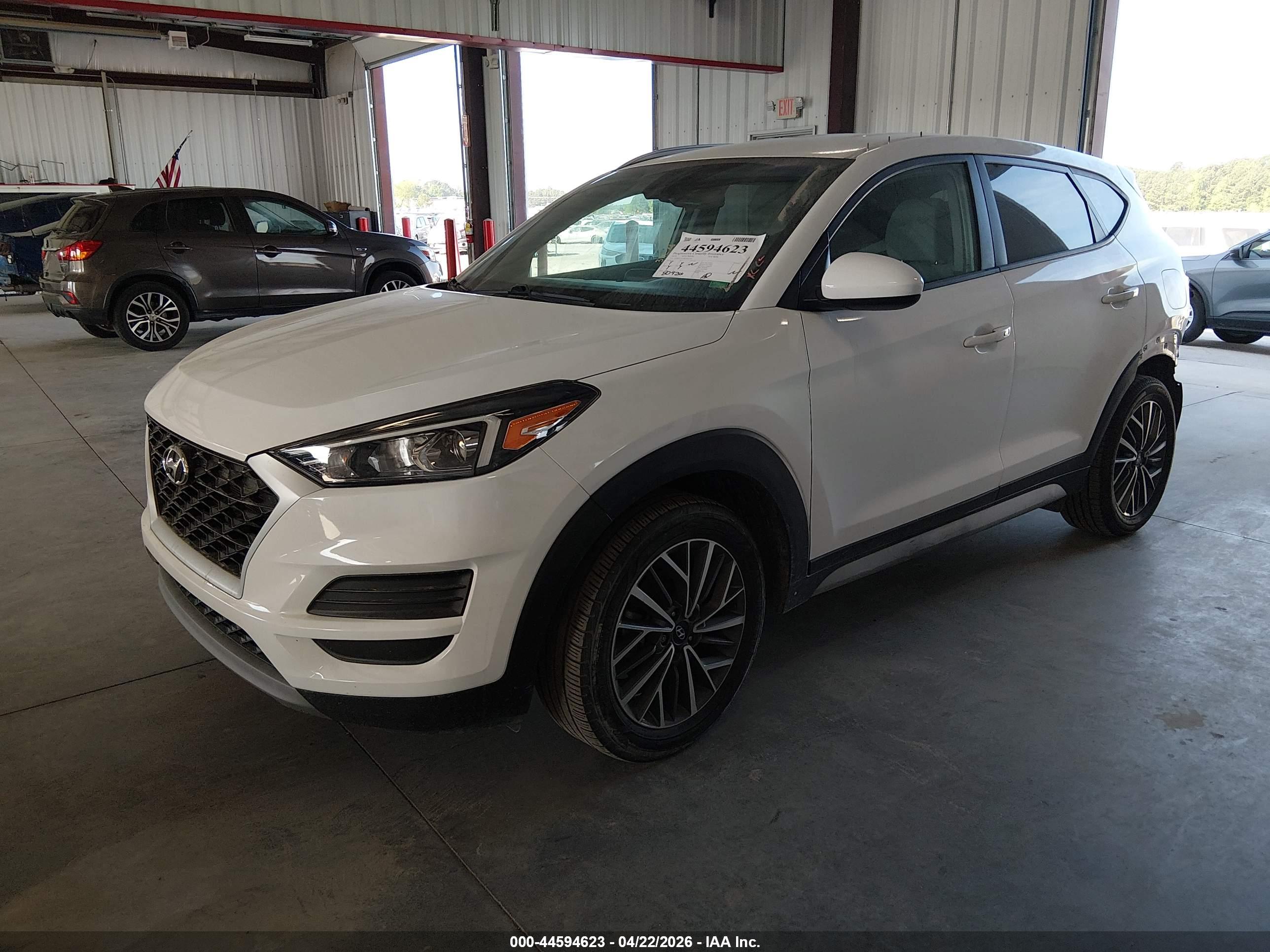 HYUNDAI TUCSON image 2