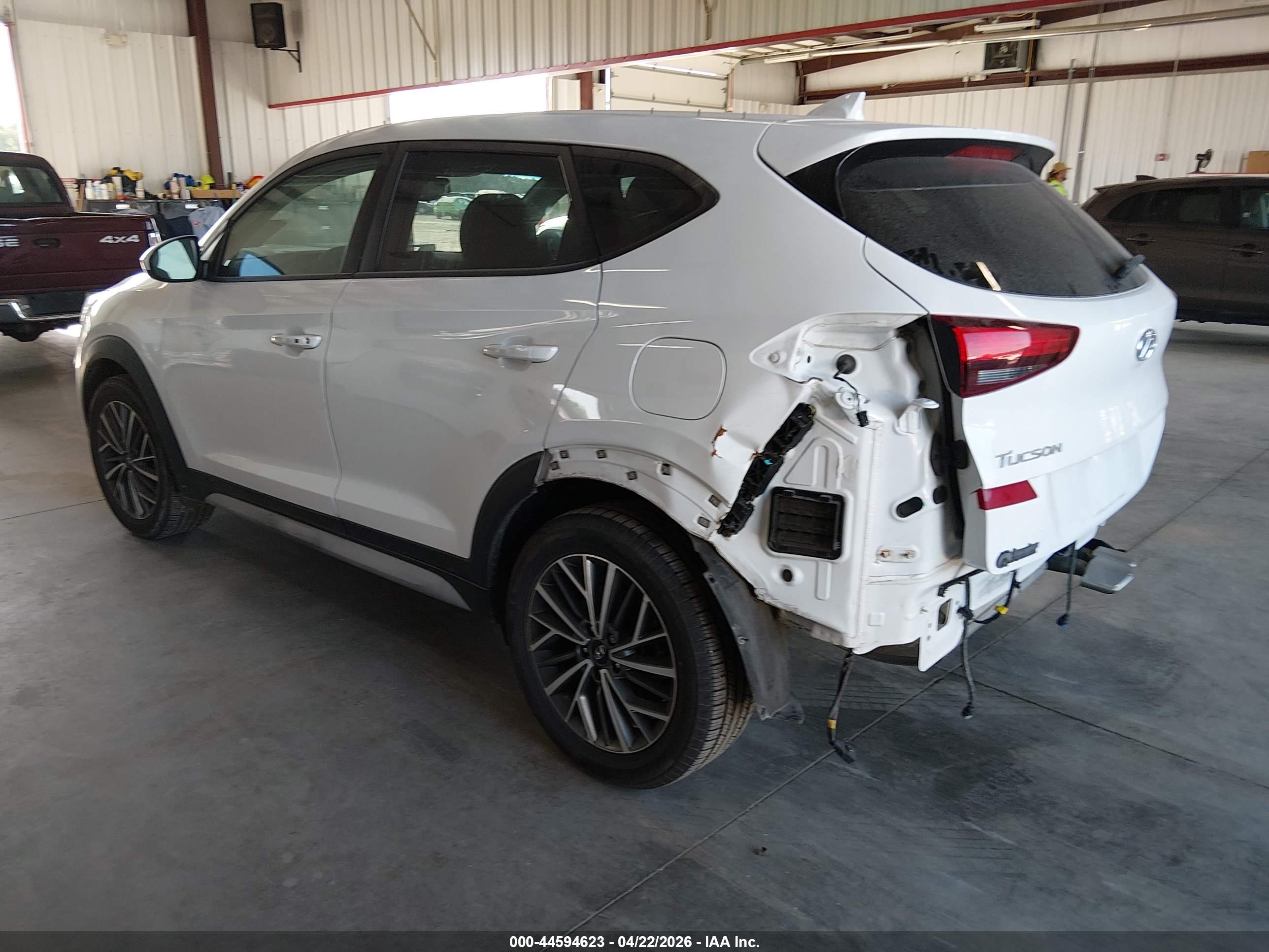 HYUNDAI TUCSON image 3