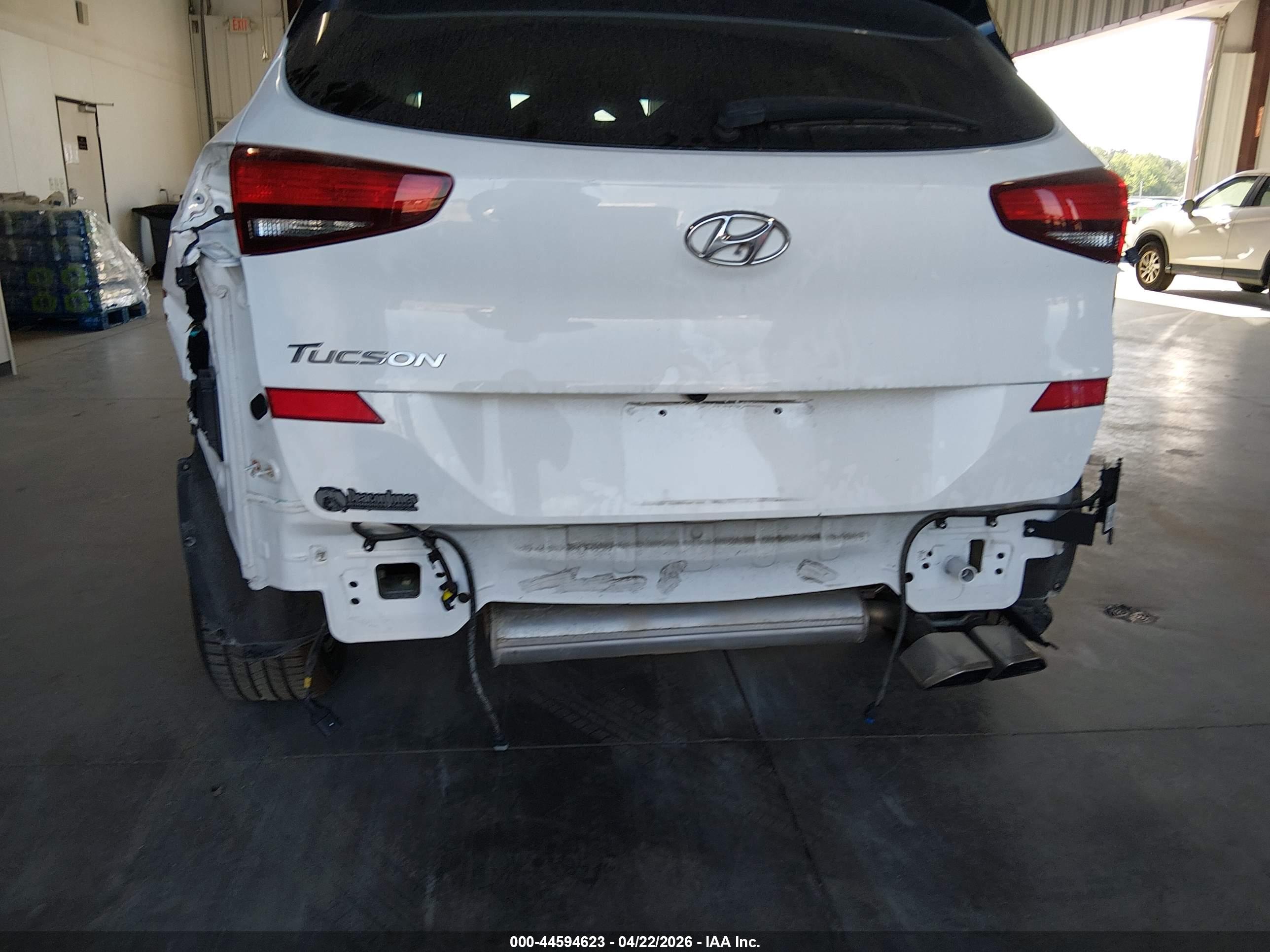 HYUNDAI TUCSON image 6
