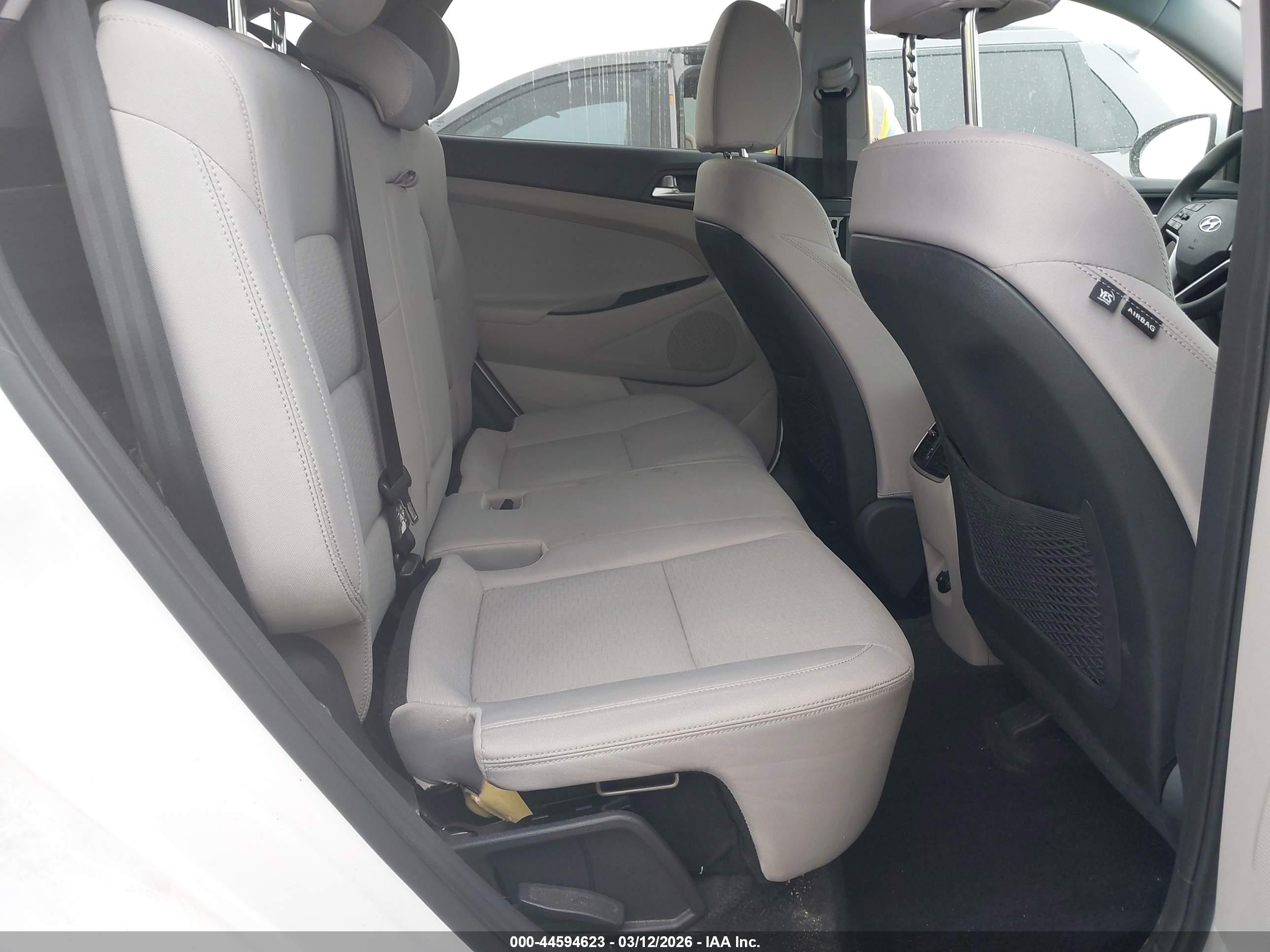 HYUNDAI TUCSON image 8