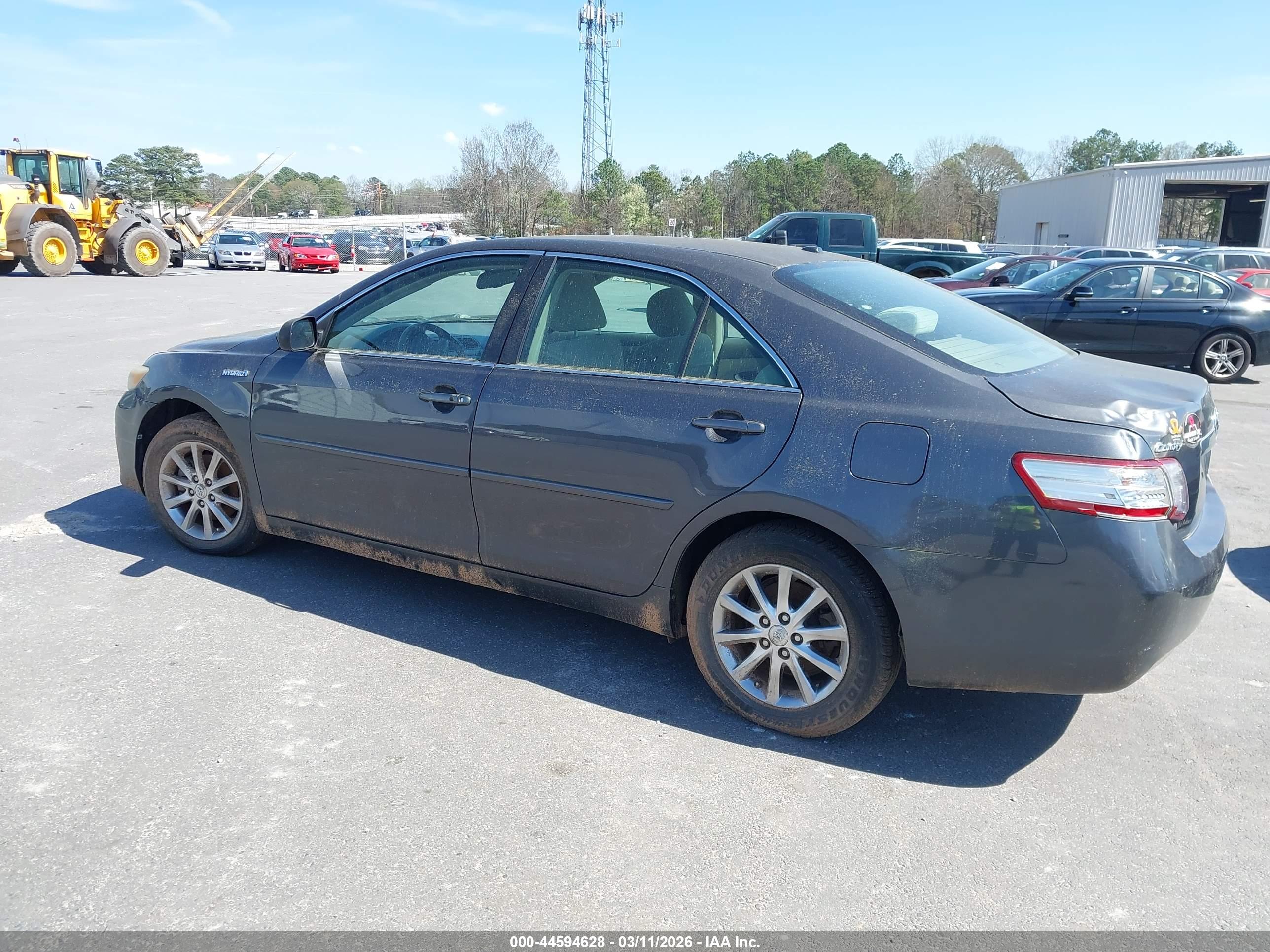 TOYOTA CAMRY image 3