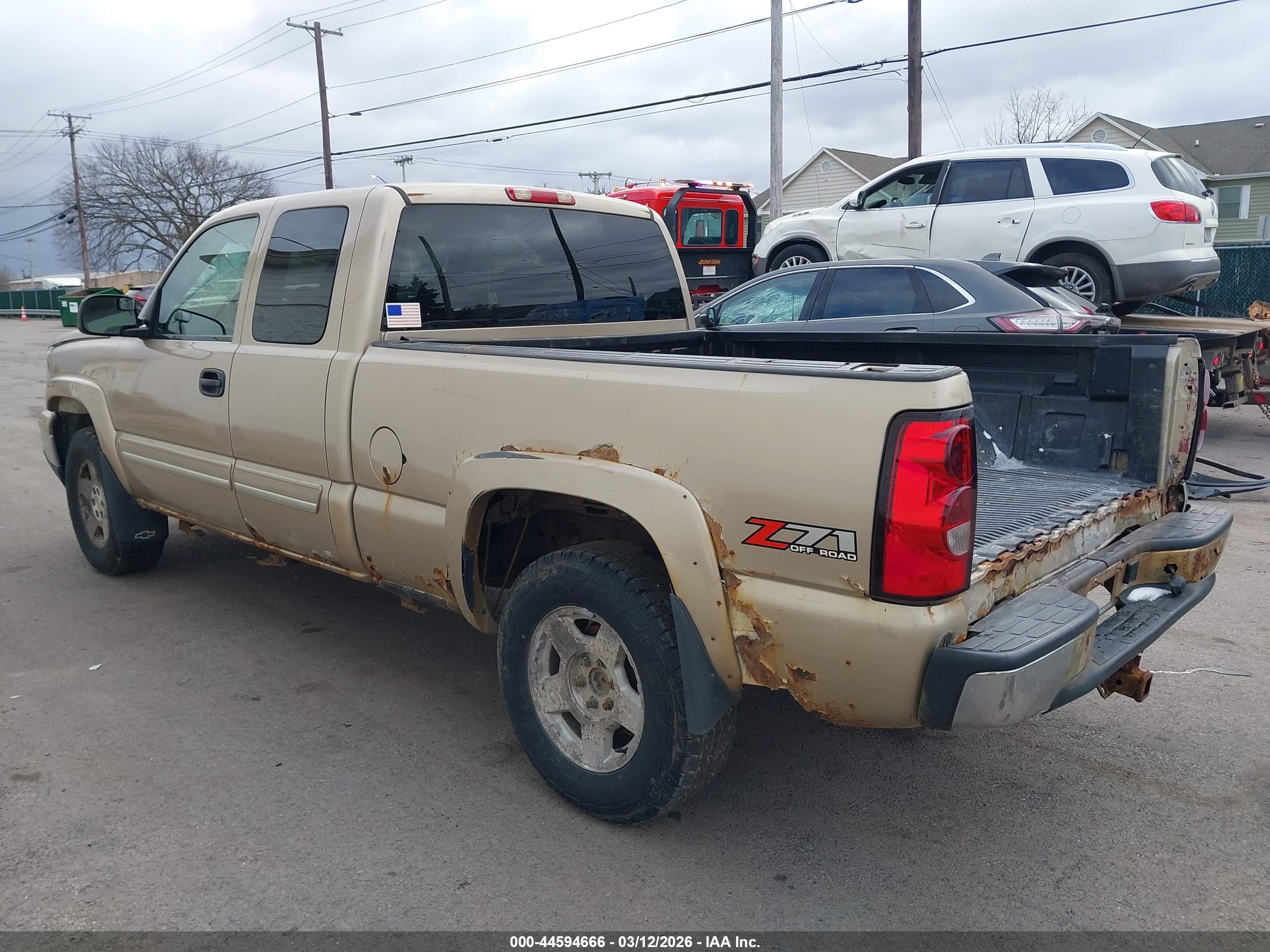 CHEVROLET SILVERADO image 3