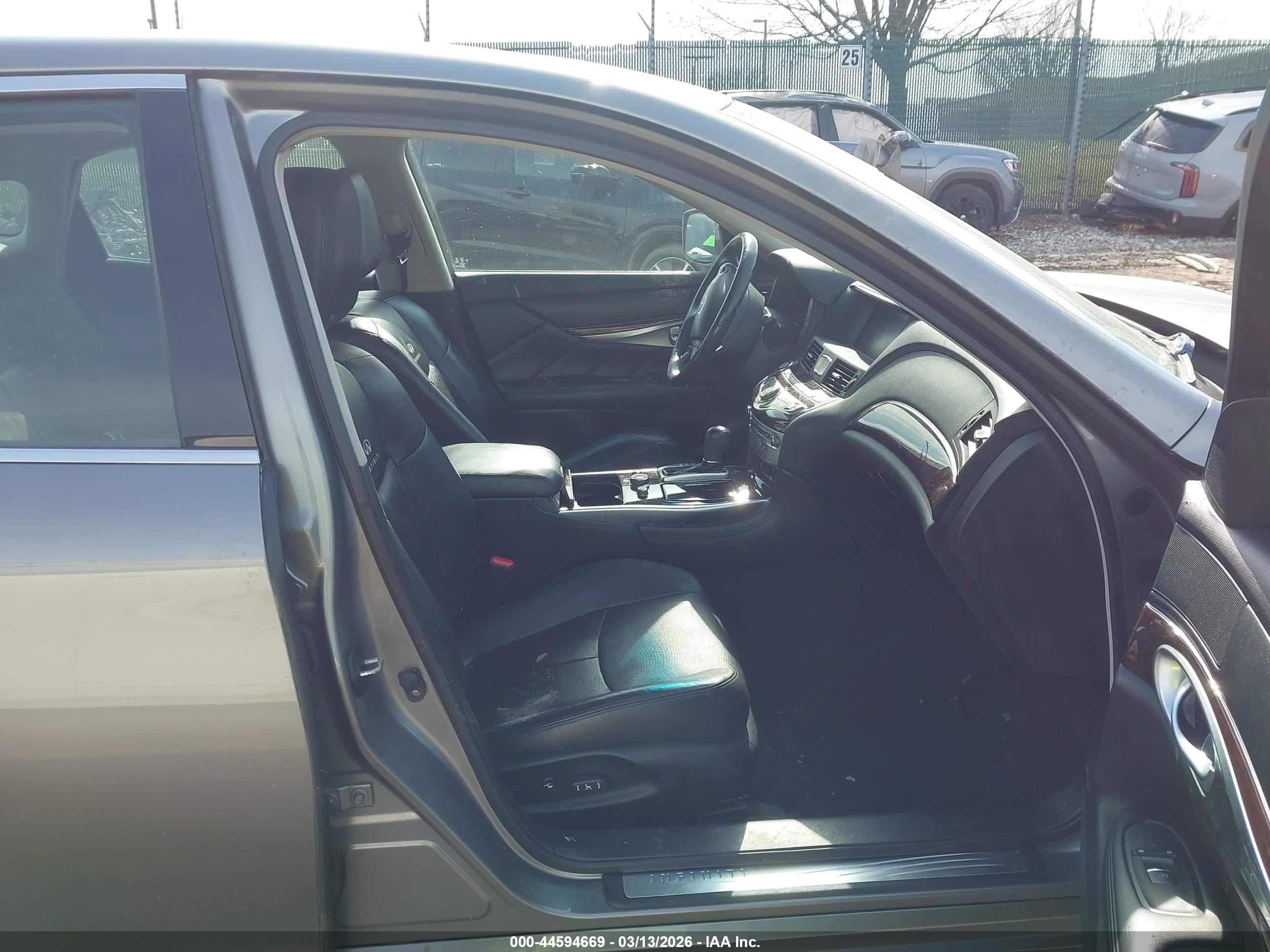INFINITI M37X image 5