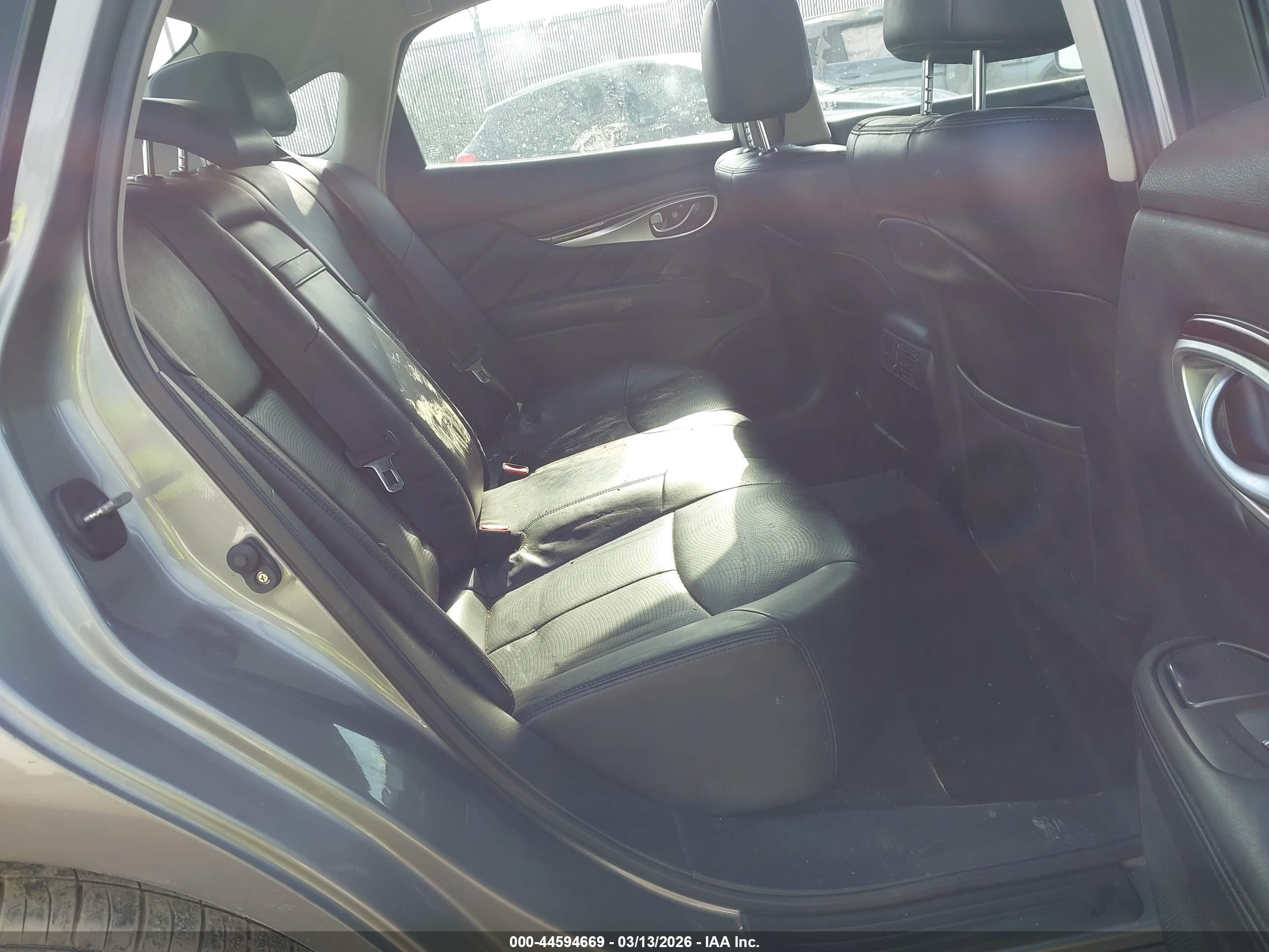 INFINITI M37X image 8