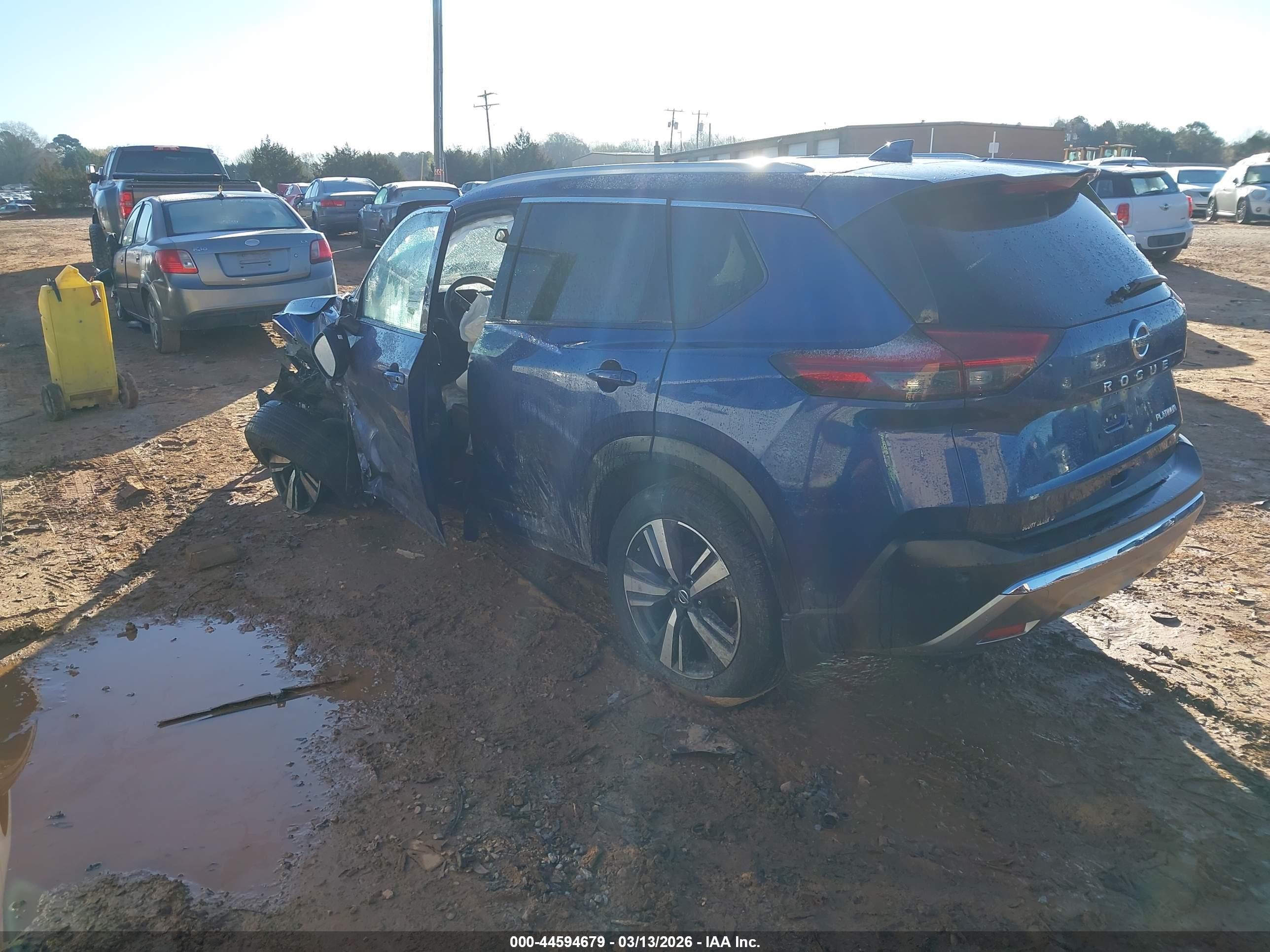 NISSAN ROGUE image 3