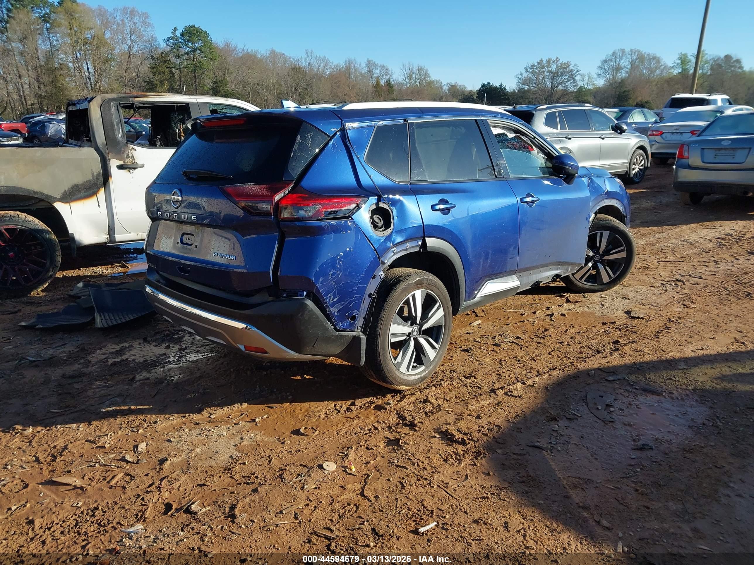 NISSAN ROGUE image 4