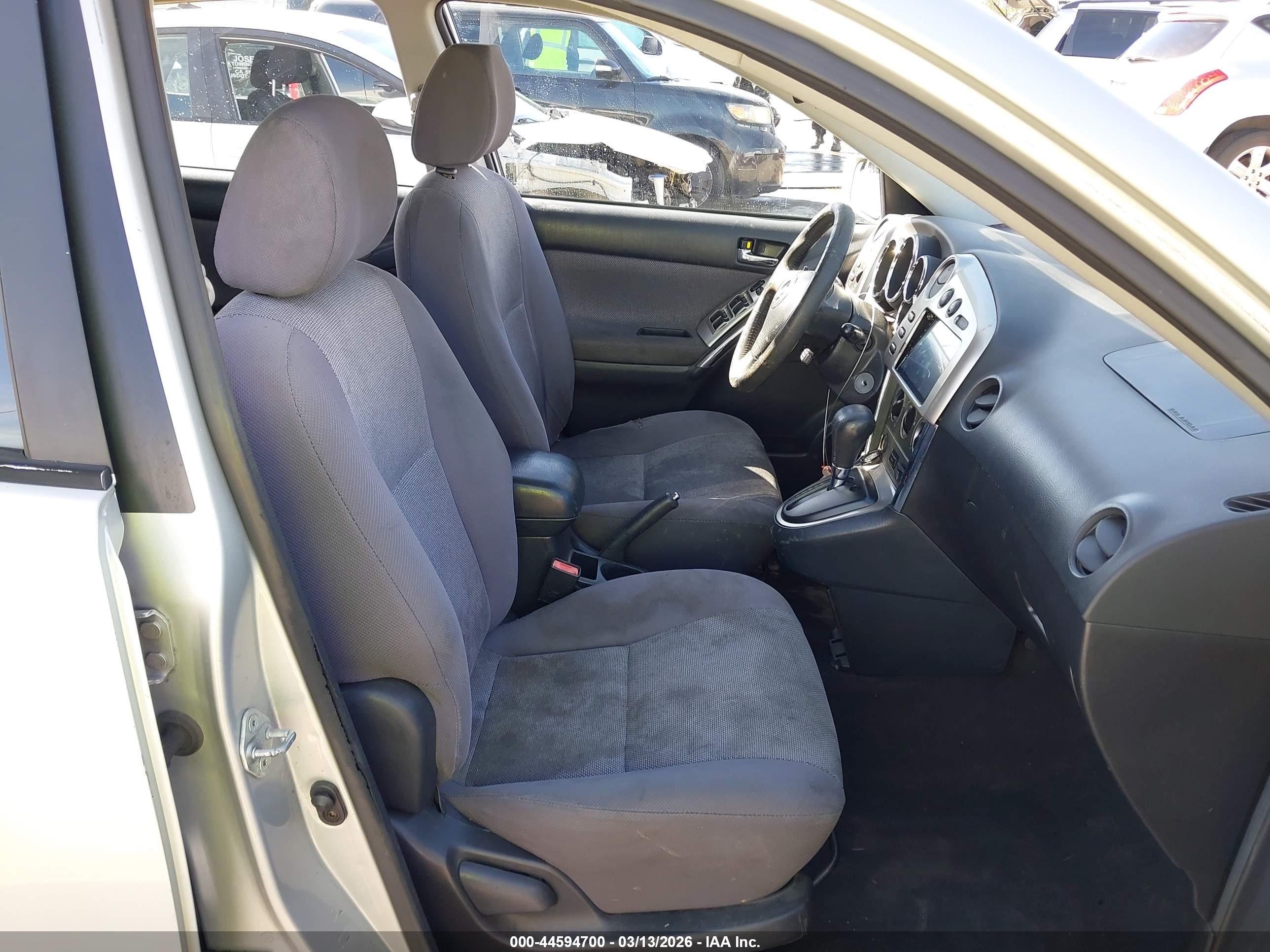 TOYOTA MATRIX image 5