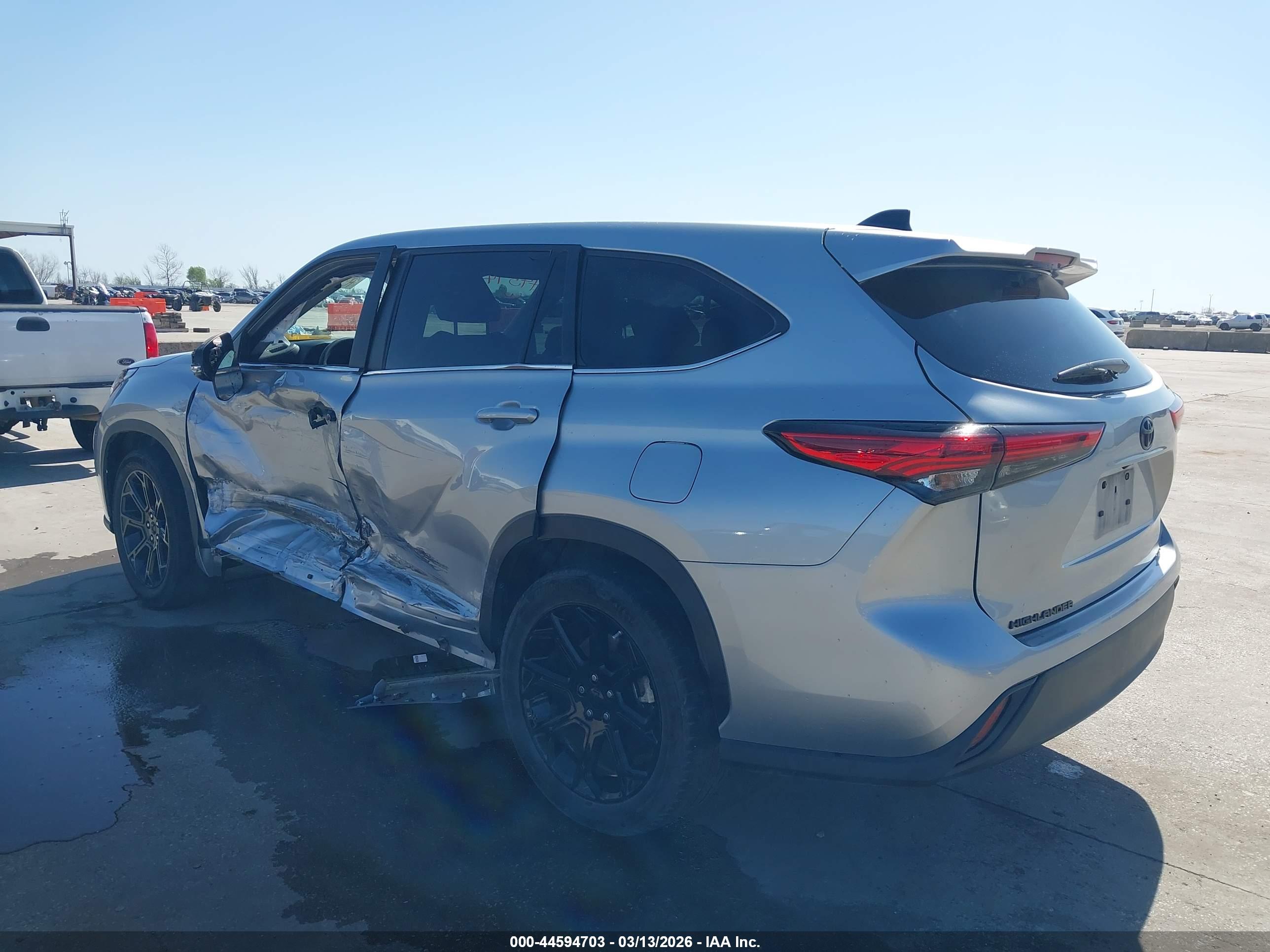 TOYOTA HIGHLANDER image 3